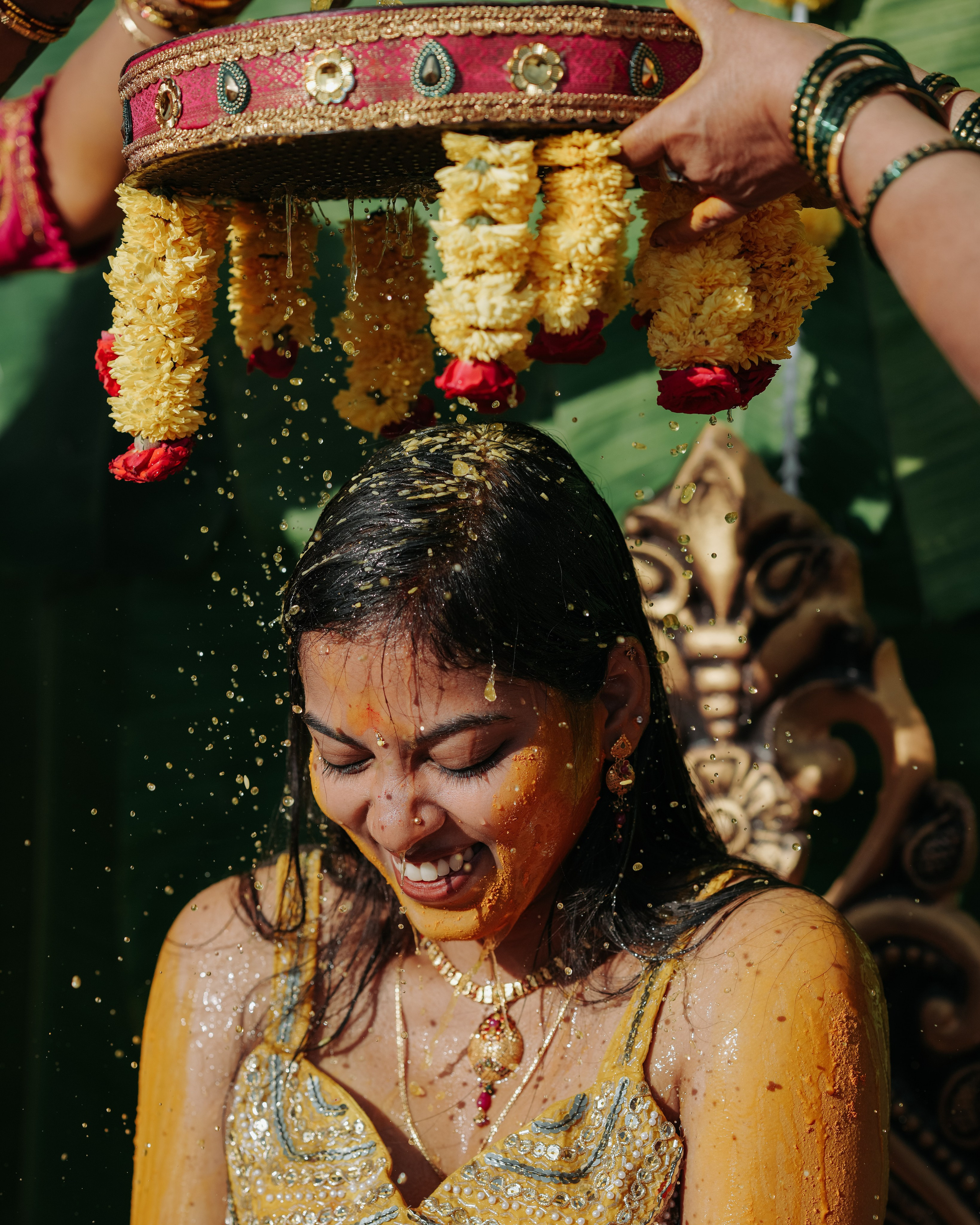 HALDI & MEHANDI. Wedding photographer Stalen Robert