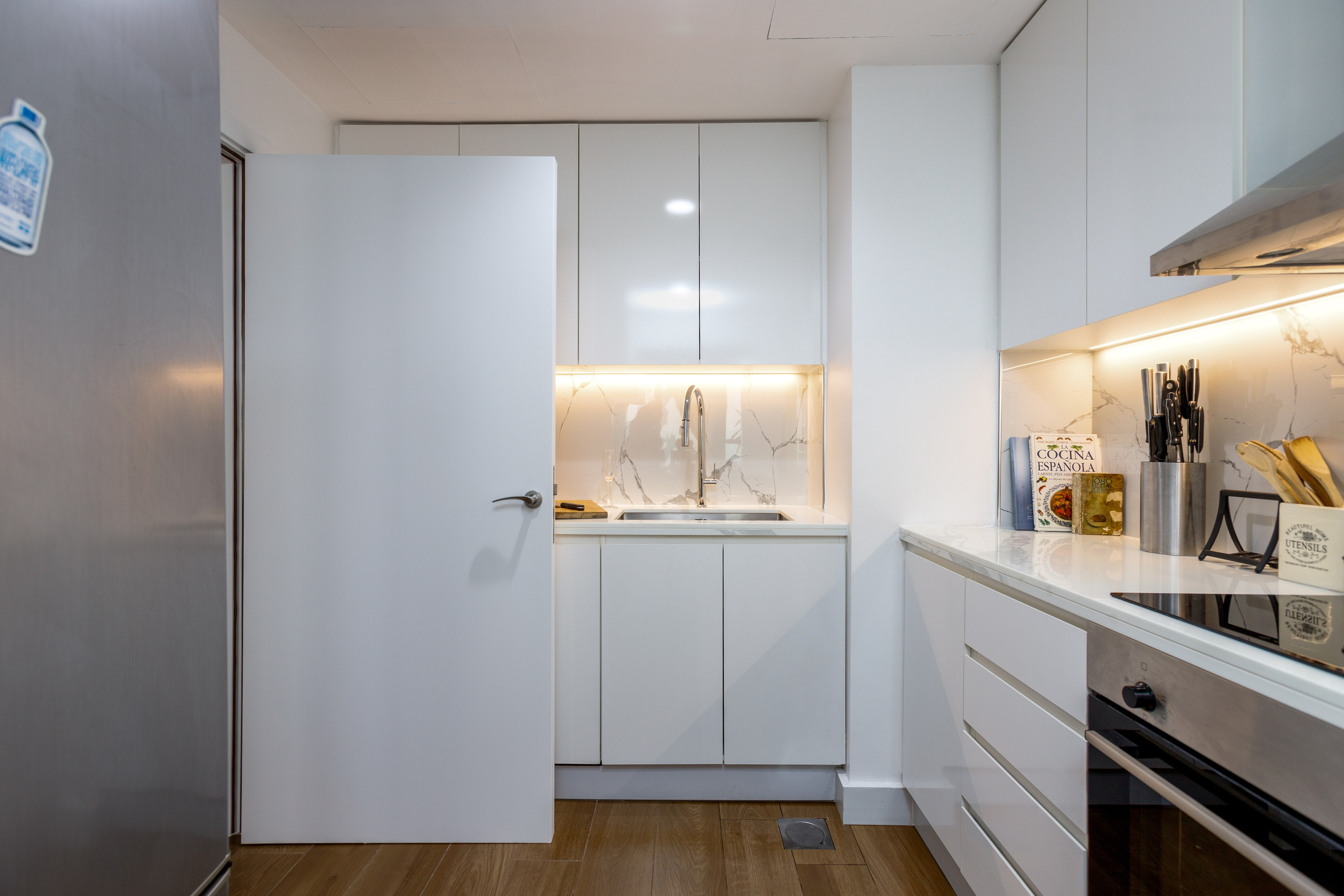 Shams, Jumeirah Beach Residence. Samy Mar Boy │Portrait, Automotive and Real Estate Photographer