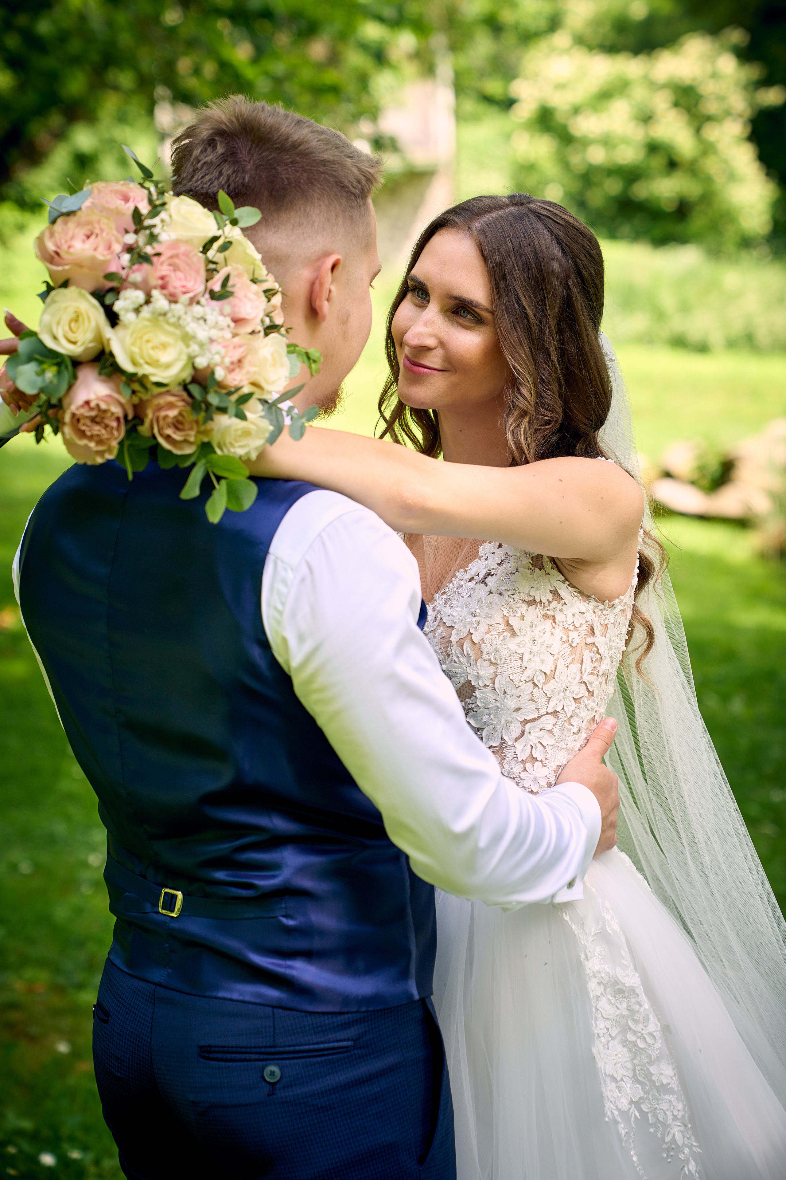 Svadobny fotograf svadobny fotograf cena kameraman na svadbu cena. Fotograf kameraman na svadbu Bratislava Banská Bystrica Сelé Slovensko svadobný kameraman