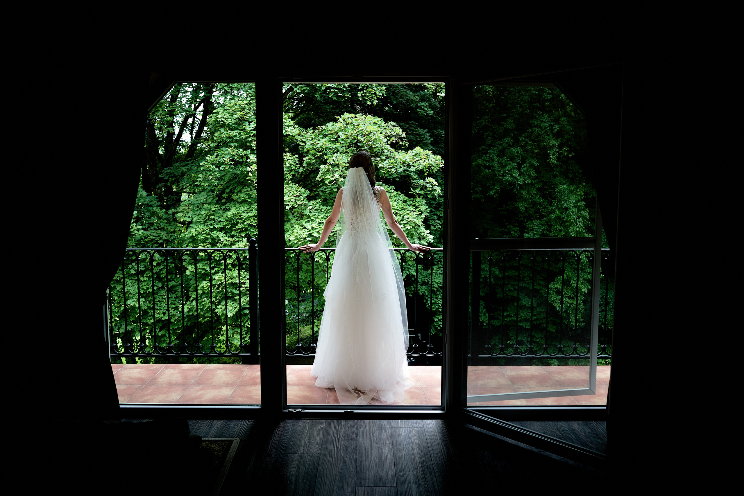 Svadobny fotograf svadobny fotograf cena kameraman na svadbu cena. Fotograf kameraman na svadbu Bratislava Banská Bystrica Сelé Slovensko svadobný kameraman