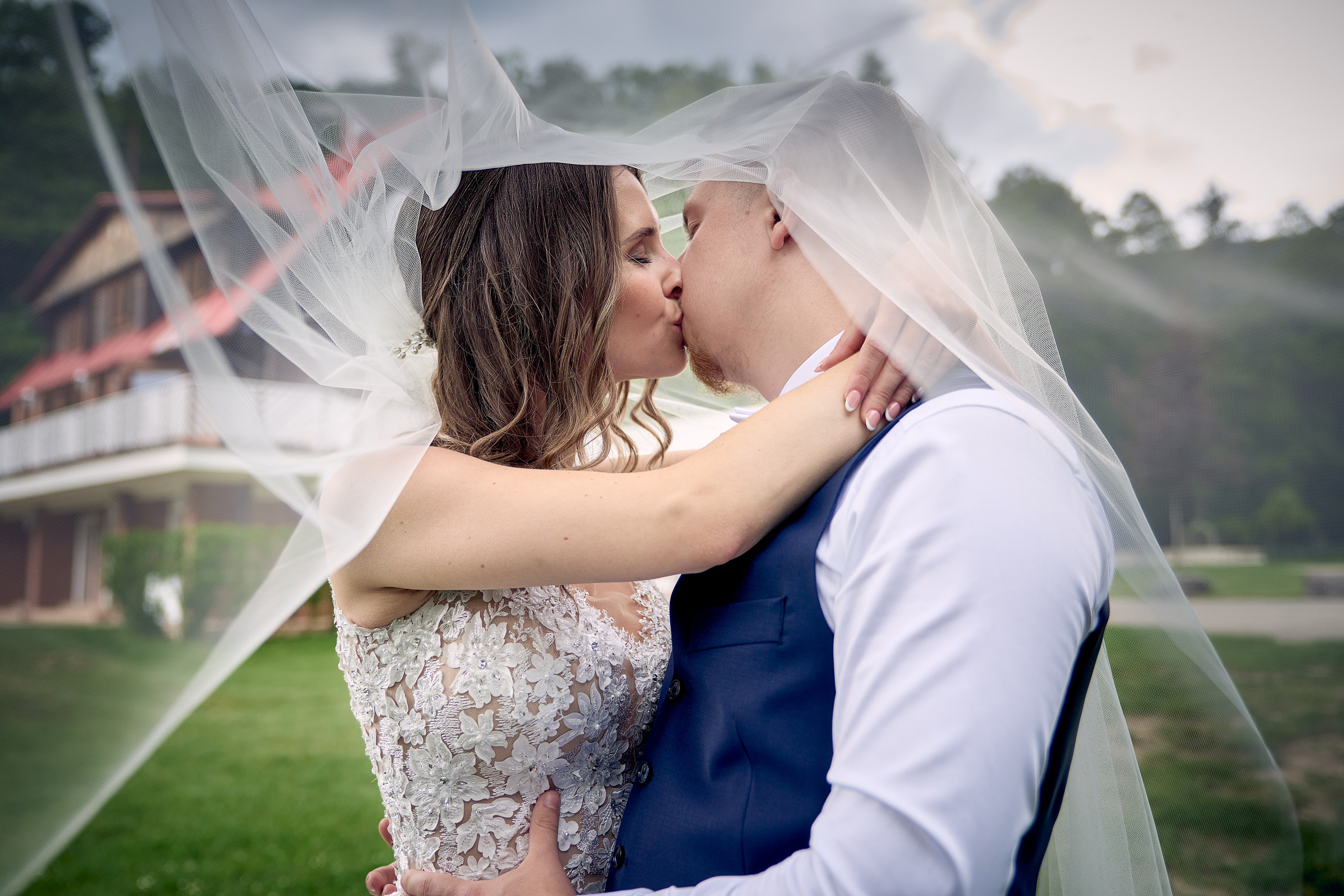 Svadobny fotograf svadobny fotograf cena kameraman na svadbu cena. Fotograf kameraman na svadbu Bratislava Banská Bystrica Сelé Slovensko svadobný kameraman