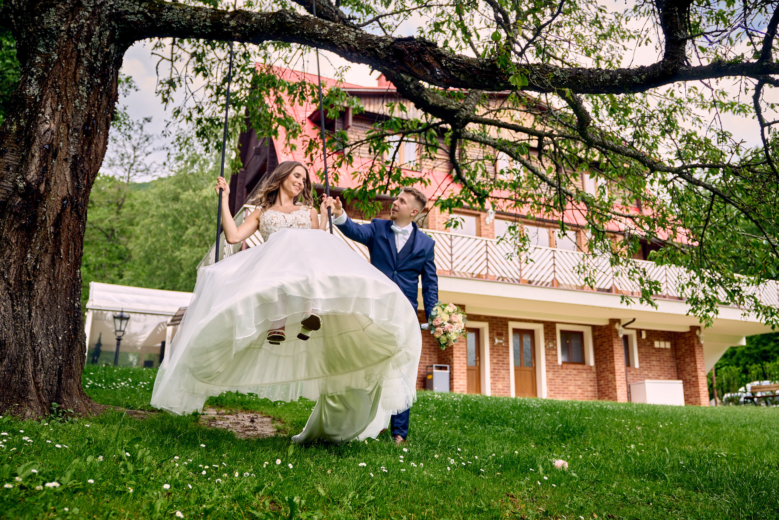 Svadobny fotograf svadobny fotograf cena kameraman na svadbu cena. Fotograf kameraman na svadbu Bratislava Banská Bystrica Сelé Slovensko svadobný kameraman