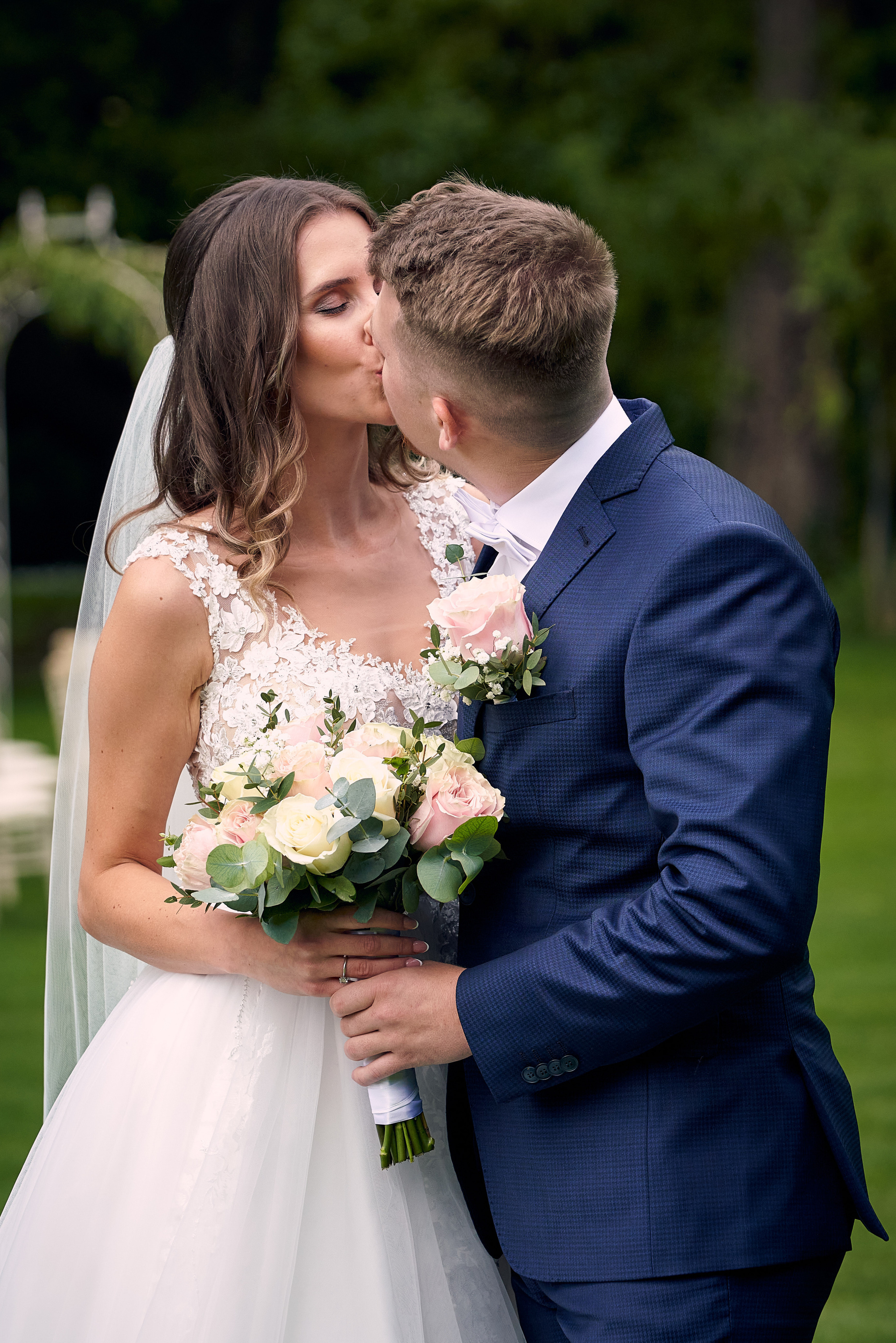 Svadobny fotograf svadobny fotograf cena kameraman na svadbu cena. Fotograf kameraman na svadbu Bratislava Banská Bystrica Сelé Slovensko svadobný kameraman