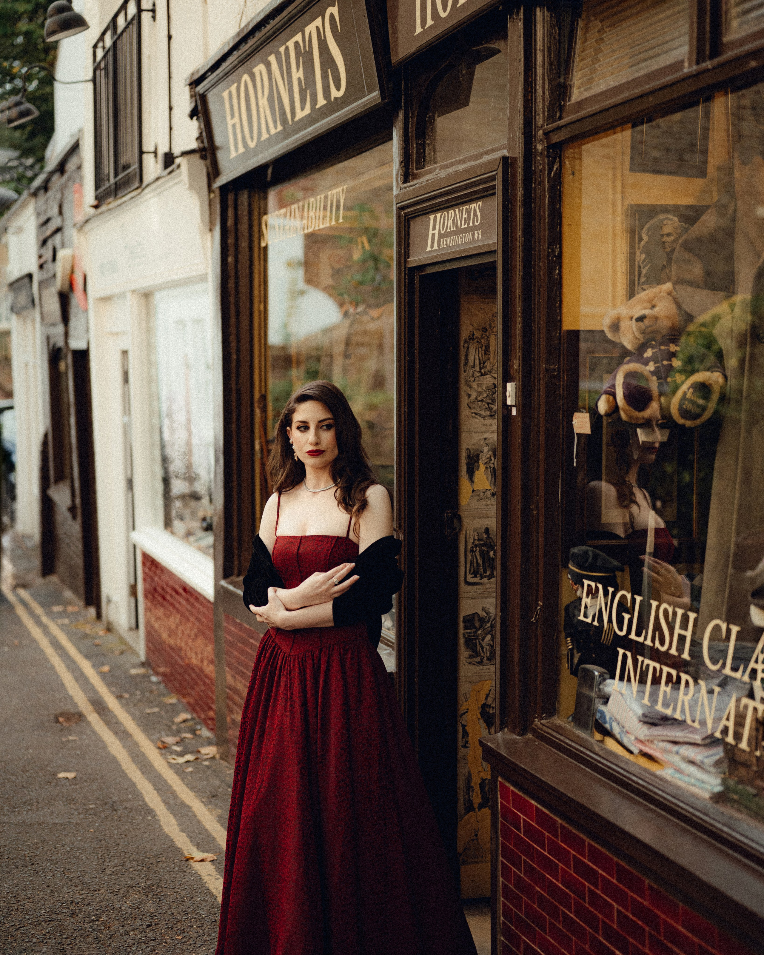Autumn Vintage Photoshoot in London Kensington. Moth & Moss Photography