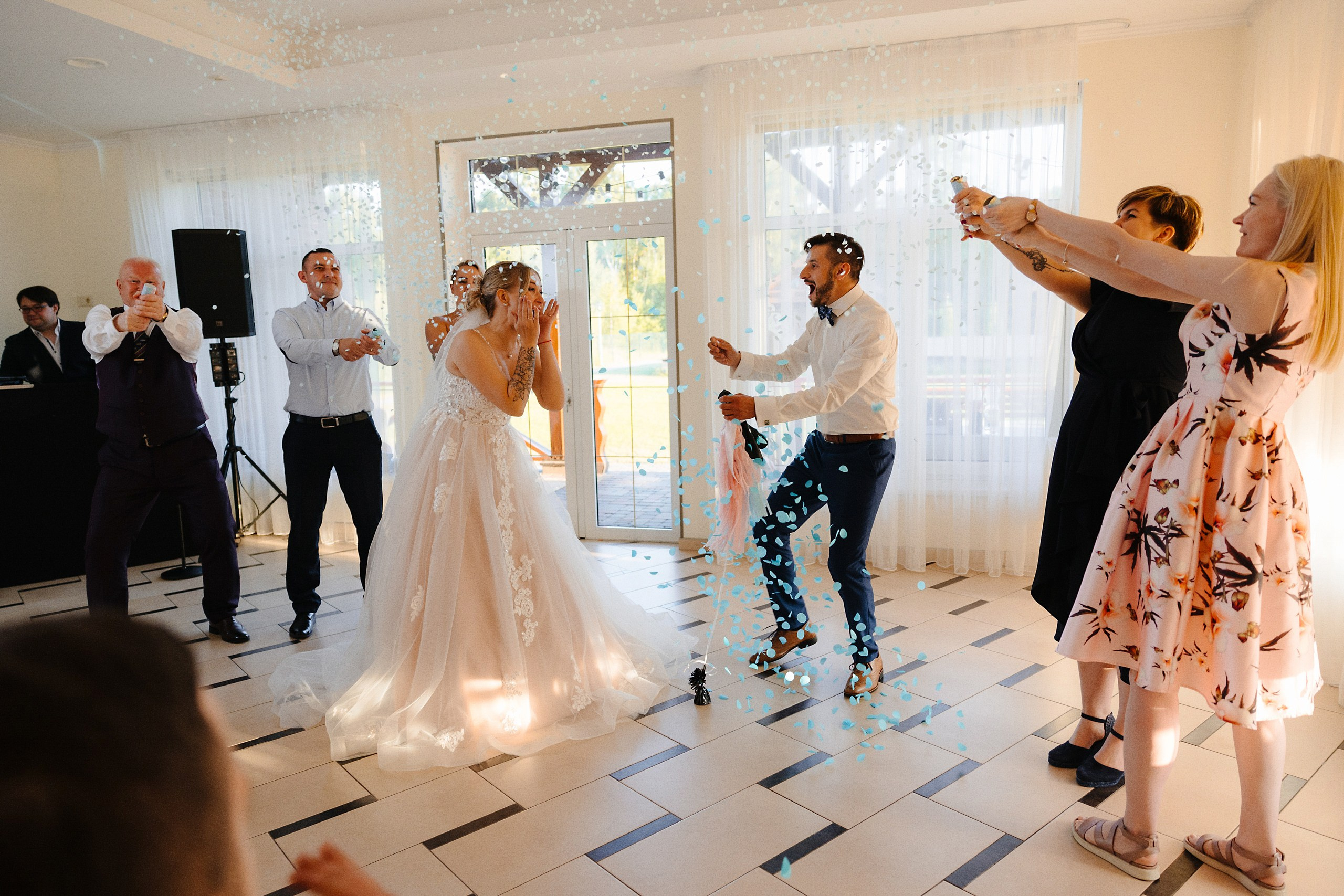 Летний свадебный фоторепортаж в Риге и Alberta Muiza. Евгений Тимофеев | Свадебный и контент-фотограф и видеограф в Риге