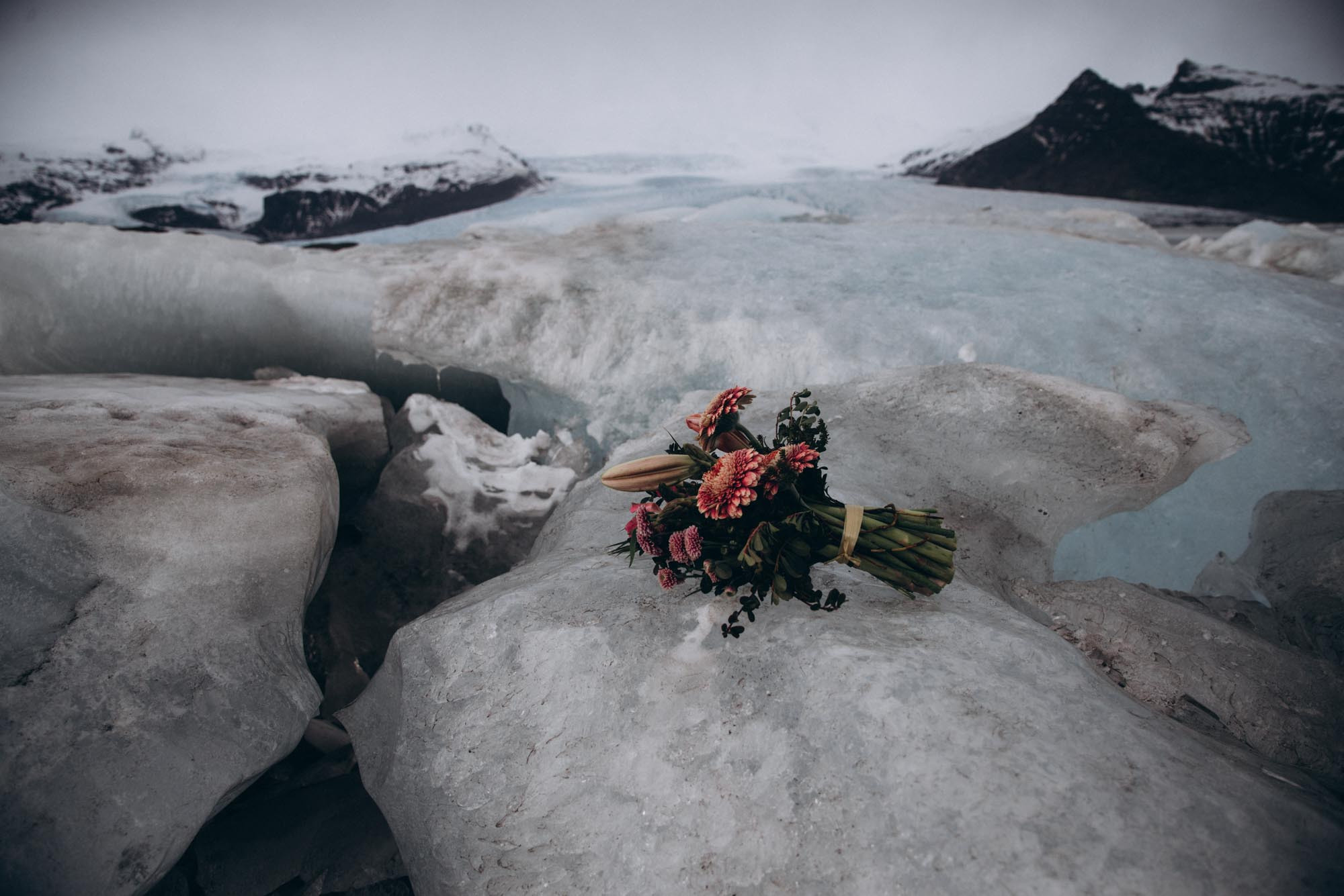 Elopement in Iceland. Family Lifestyle Photography