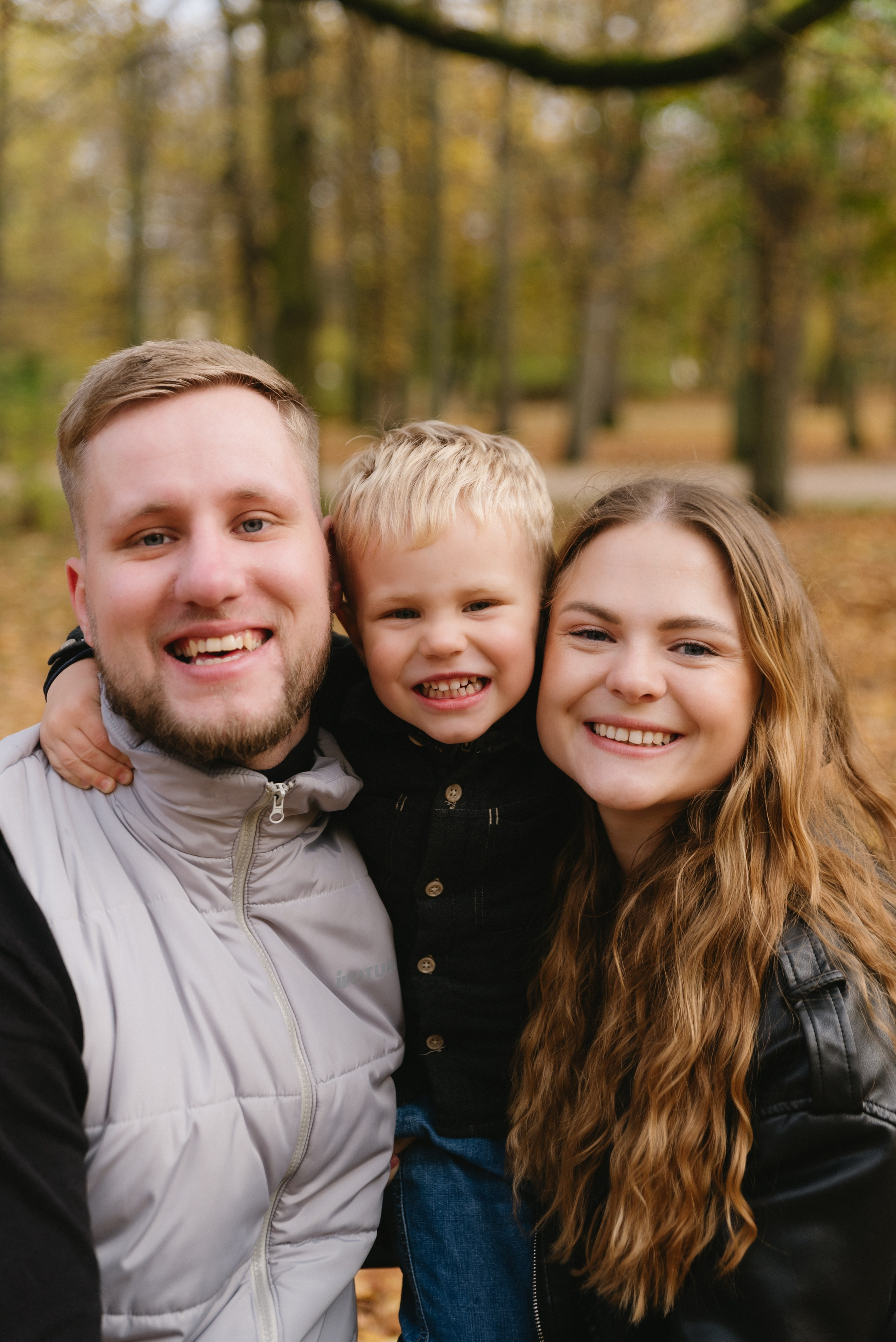 Sesja rodzinna Hanna, Vlad & Matvei. Eugene Save – Fotograf Ślubny i Rodzinny | Warszawa i Cała Polska