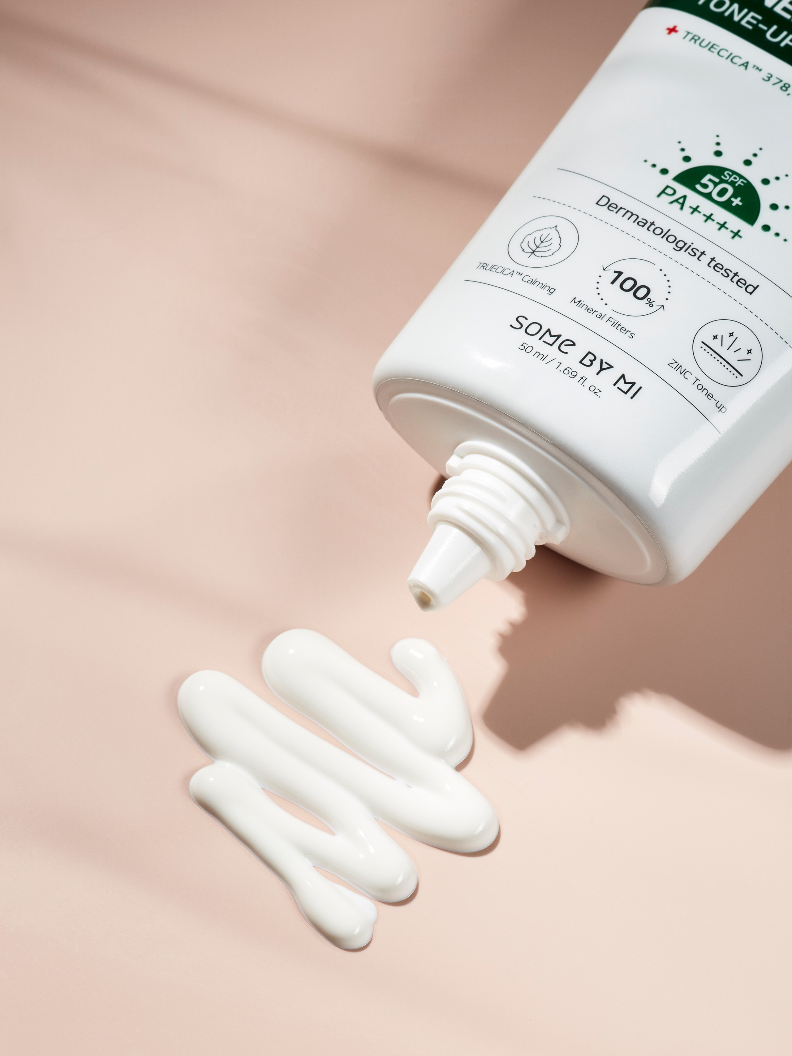 Красота и косметика. Предметная фотосъемка в Алматы. Студия фото и видео съемки товаров