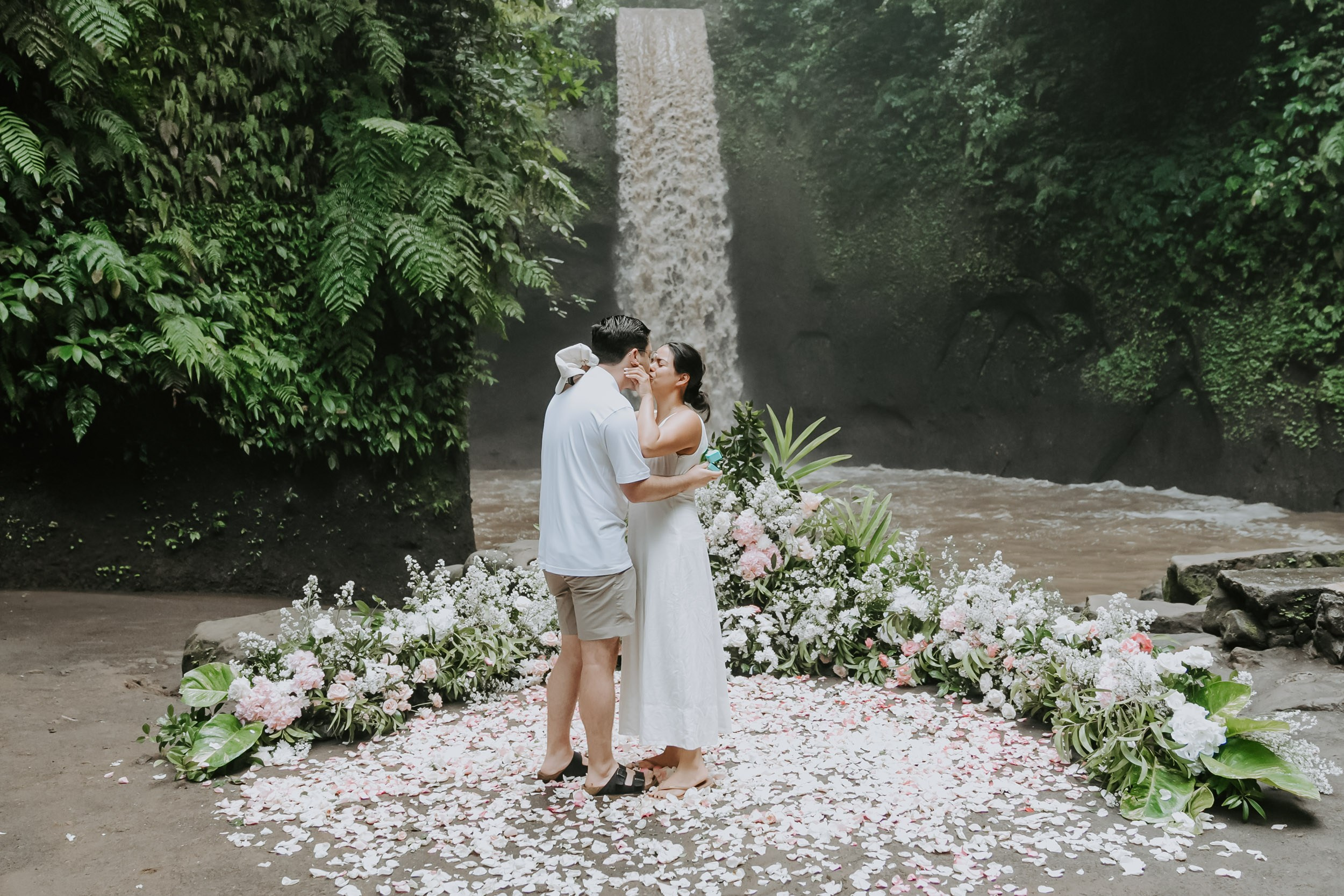Marriage Proposal. Female Photographer in Bali