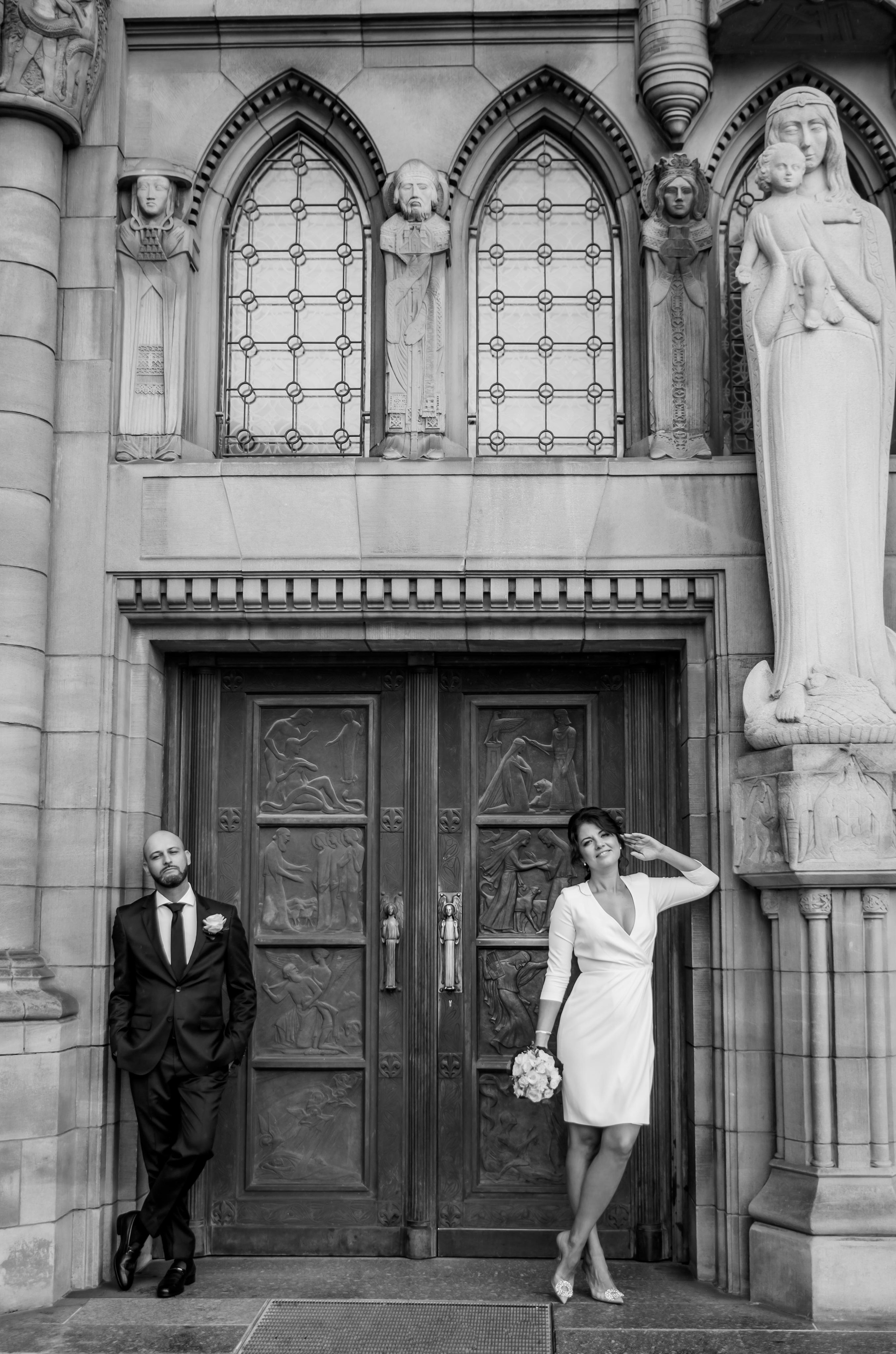 Classic civil wedding (b/w portrait) in Luxembourg city center. Photographer in Luxembourg Tanita