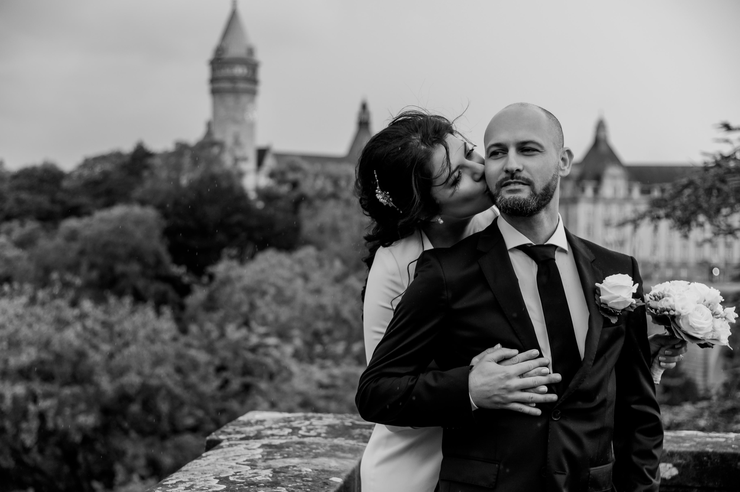 Classic civil wedding (b/w portrait) in Luxembourg city center. Photographer in Luxembourg Tanita