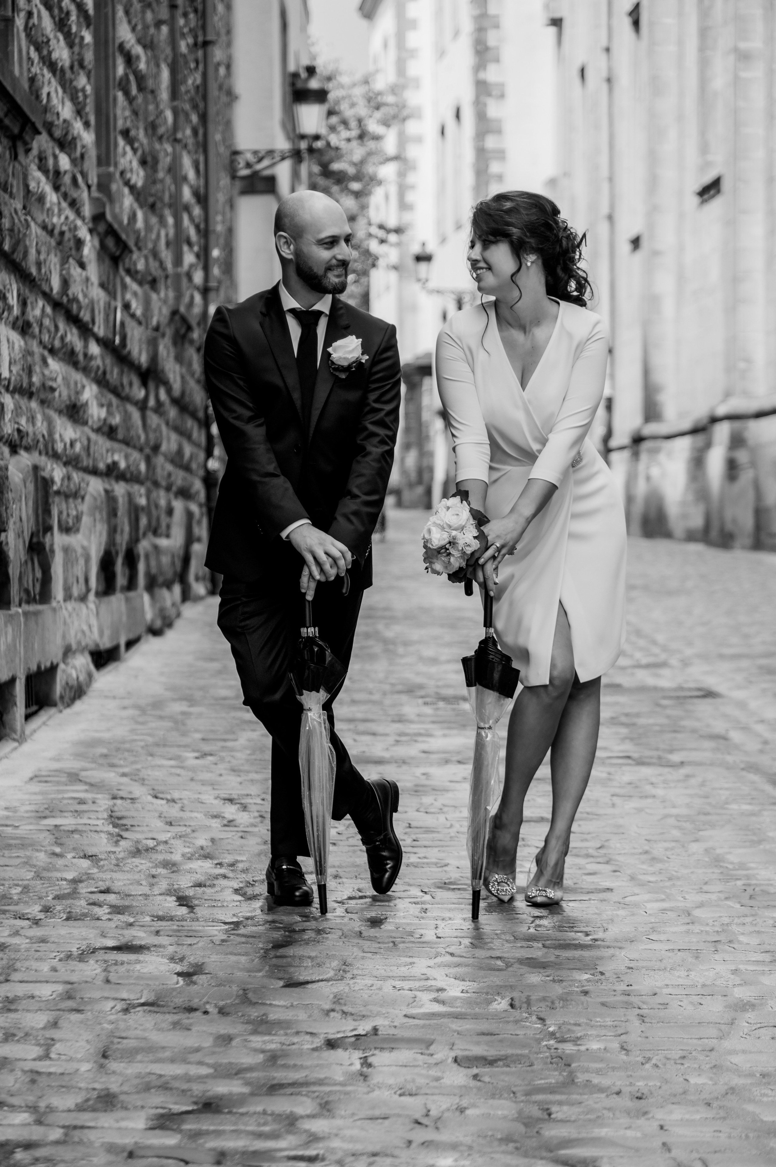 Classic civil wedding (b/w portrait) in Luxembourg city center. Photographer in Luxembourg Tanita