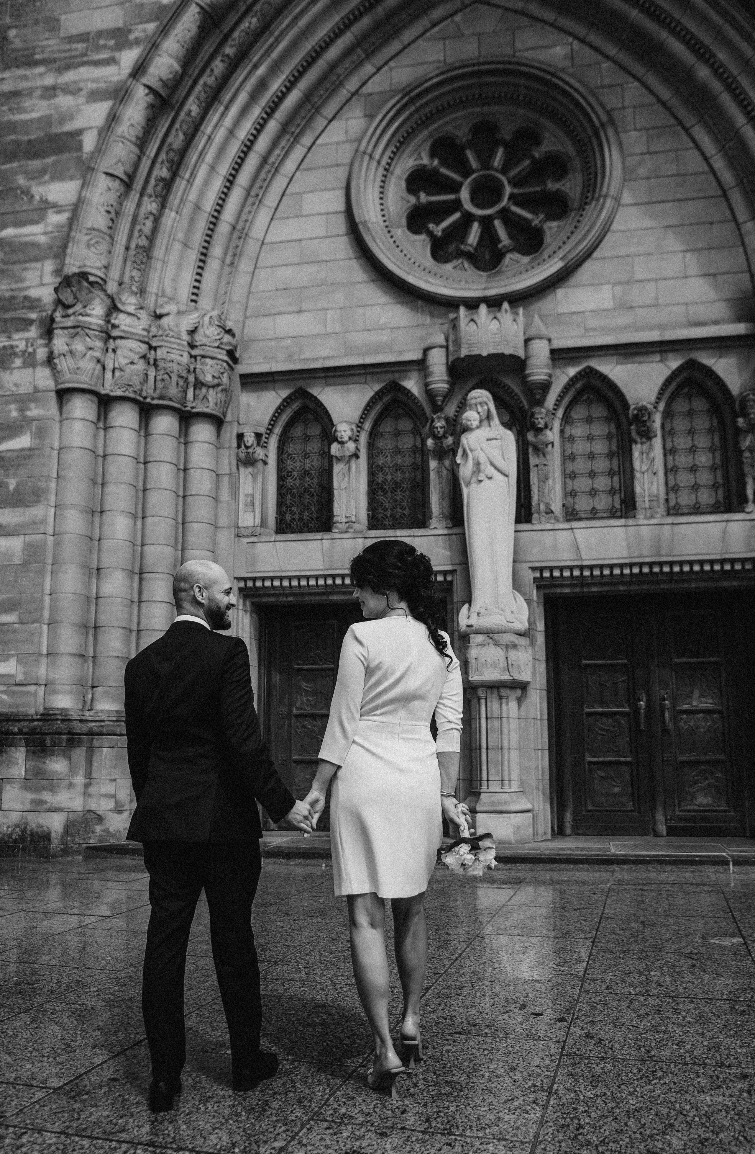 Classic civil wedding (b/w portrait) in Luxembourg city center. Photographer in Luxembourg Tanita