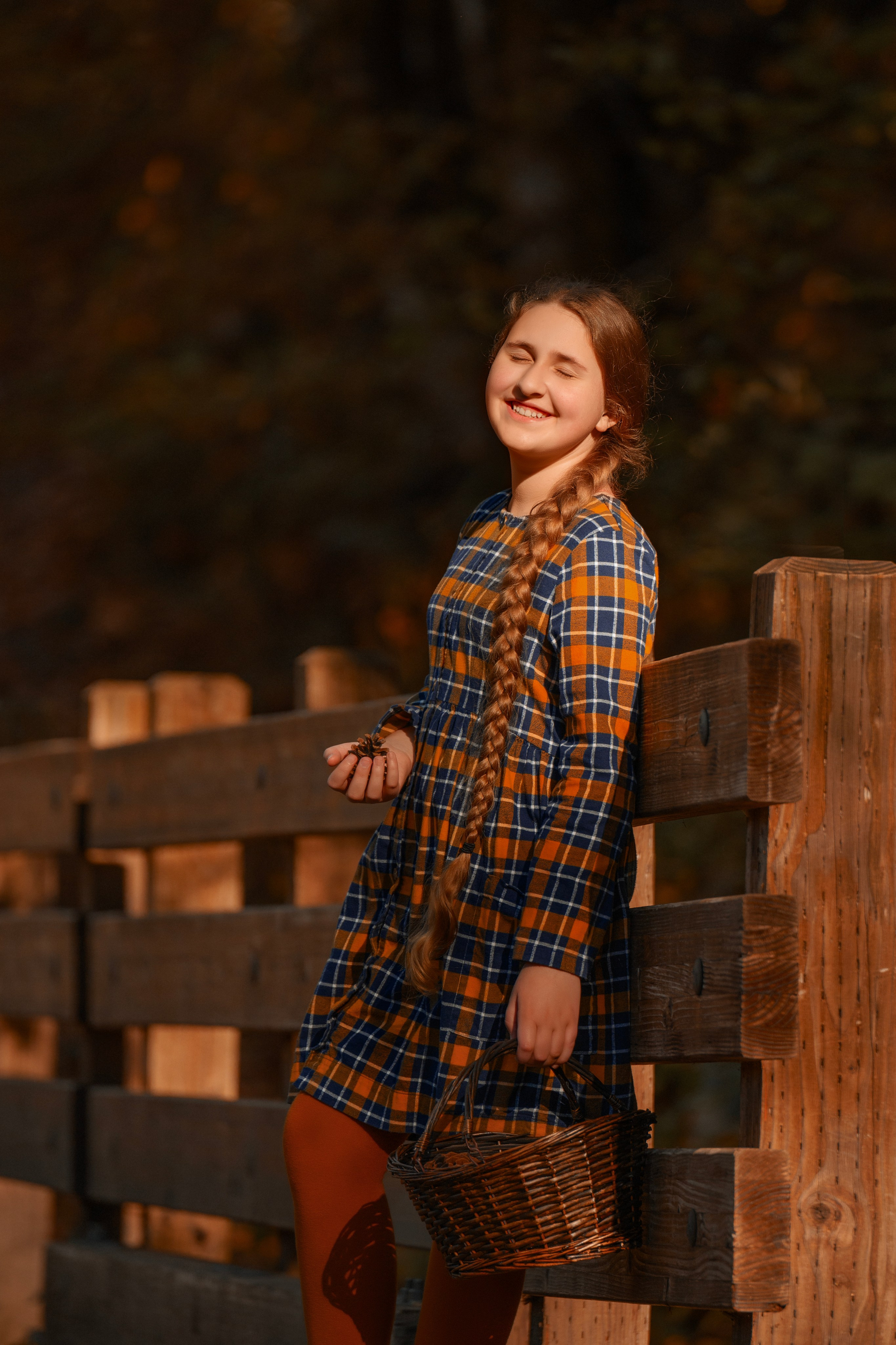 Caity in the autumn forest. Wedding & portrait photography in the Seattle Area. Helen Michelle photographer
