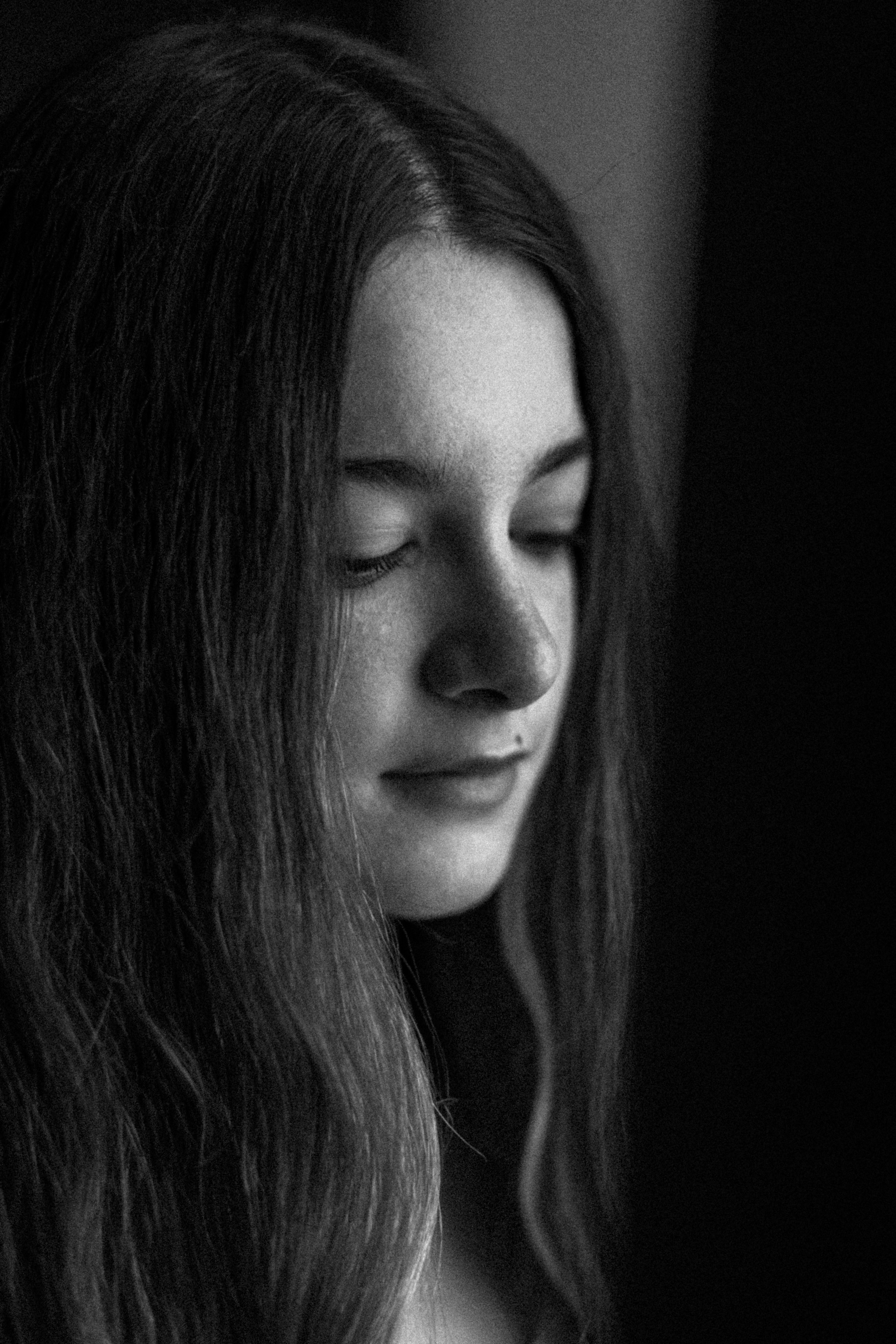 Sara. BNW Around Photography