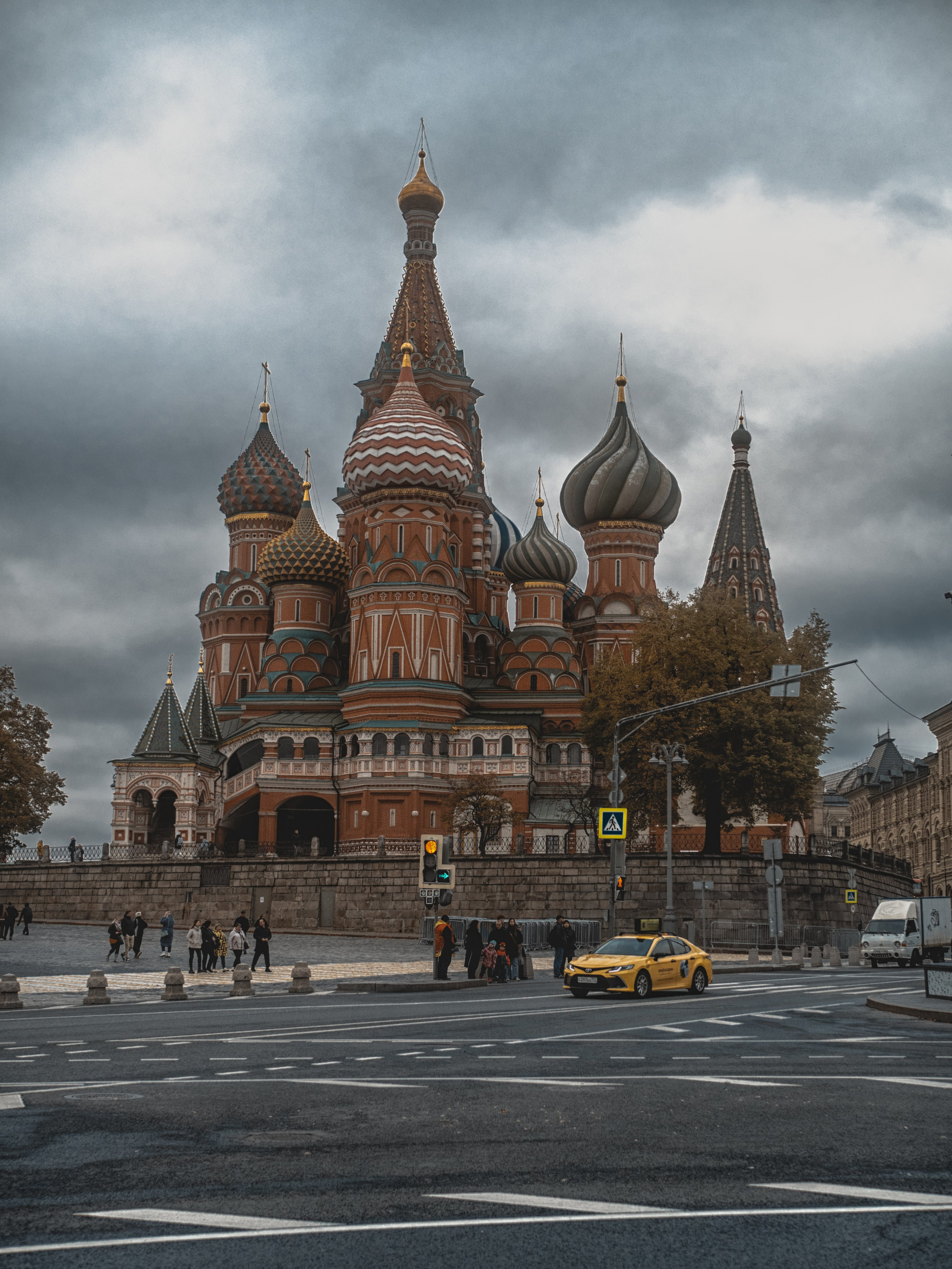 Moscou, une promenade vers Parc « Zaryadye » longeant Moskva-Reka. Photographe sur Cote d’Azur. Portraits de familles, couples, enfants, événements