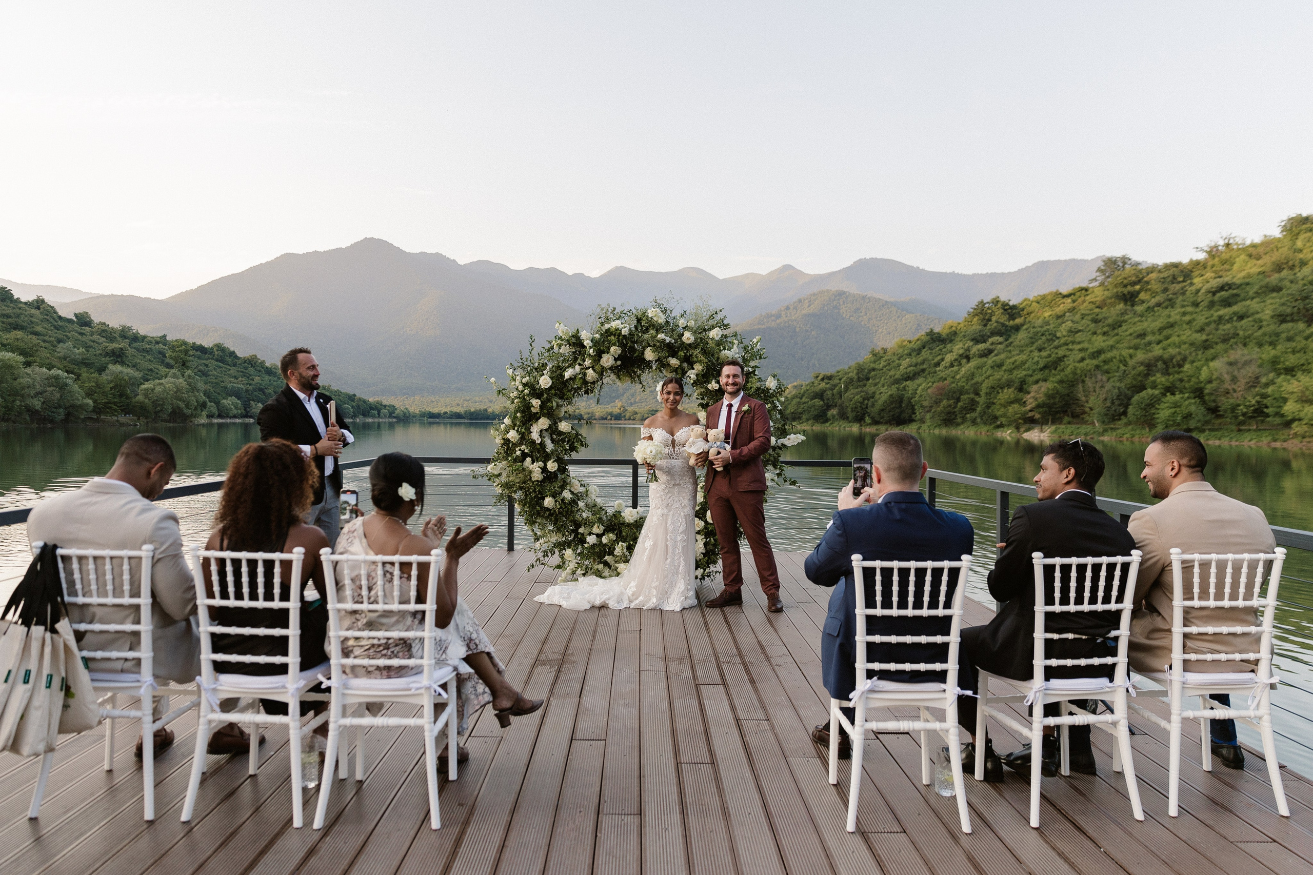 Thesakaya and Kevin. Photographer Anna Nazarenko