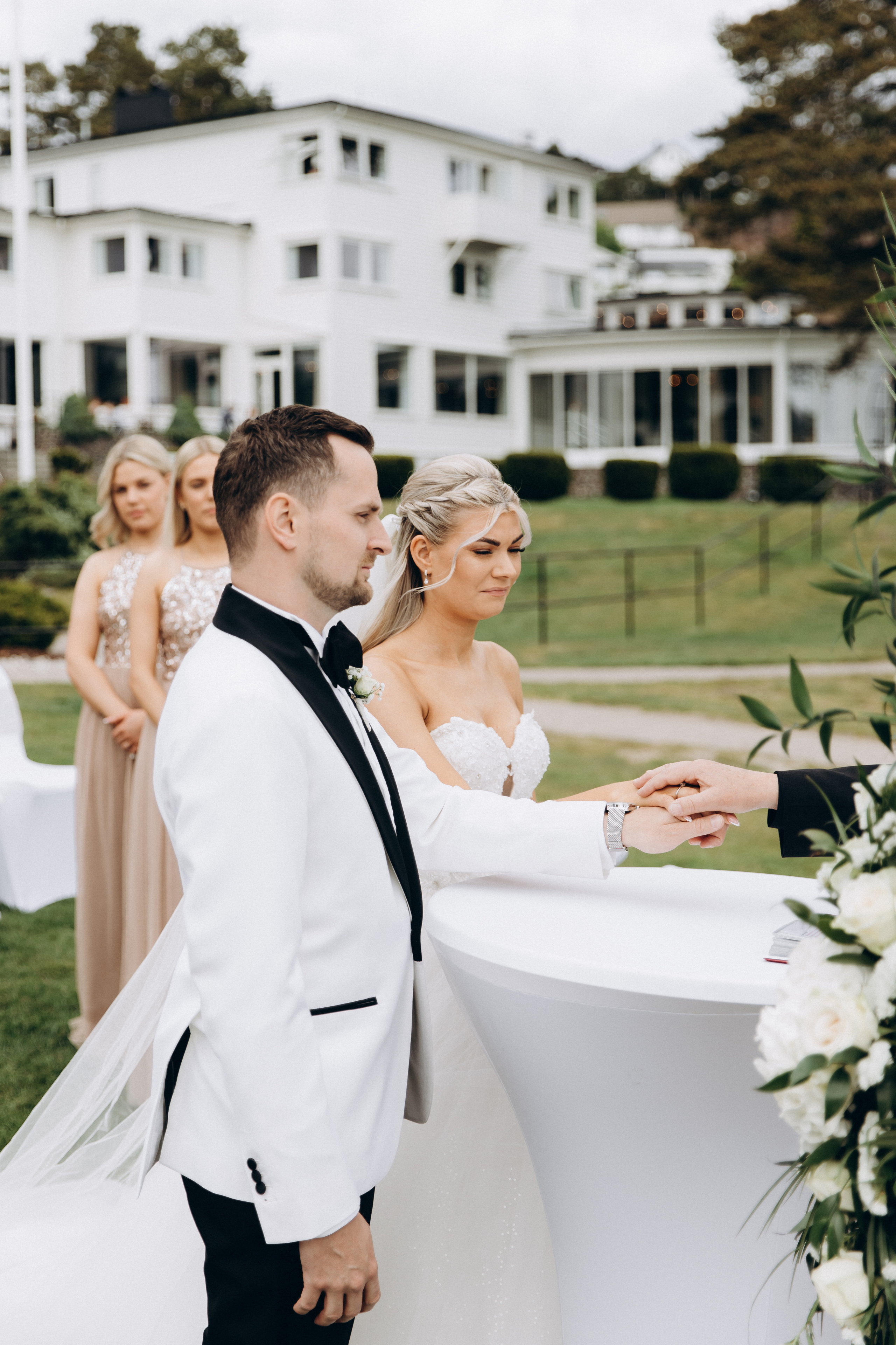 Fotografering av drømmebryllupet ditt i hjertet av Oslo. Bryllupsfotograf i hele Norge