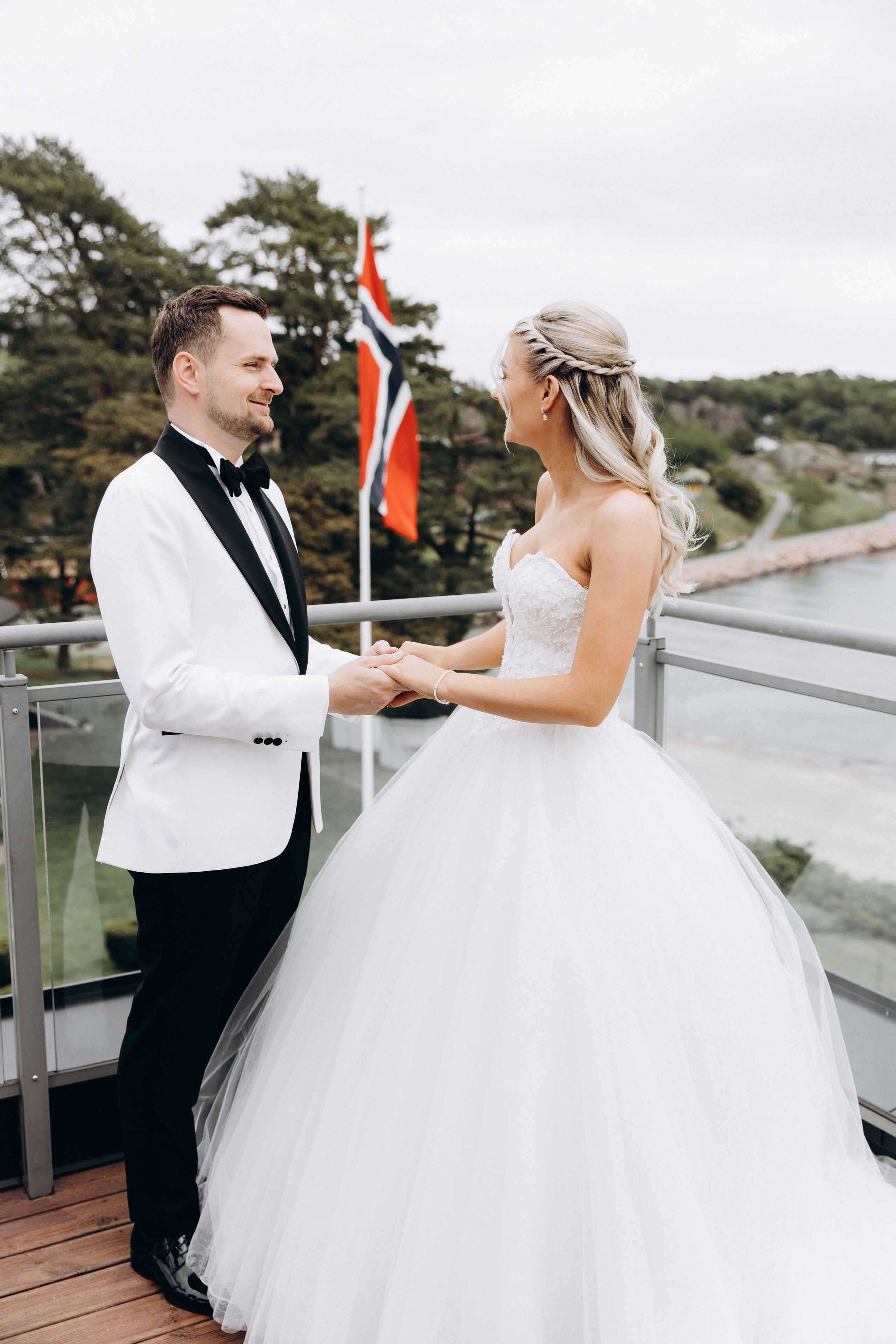 Fotografering av drømmebryllupet ditt i hjertet av Oslo. Bryllupsfotograf i hele Norge