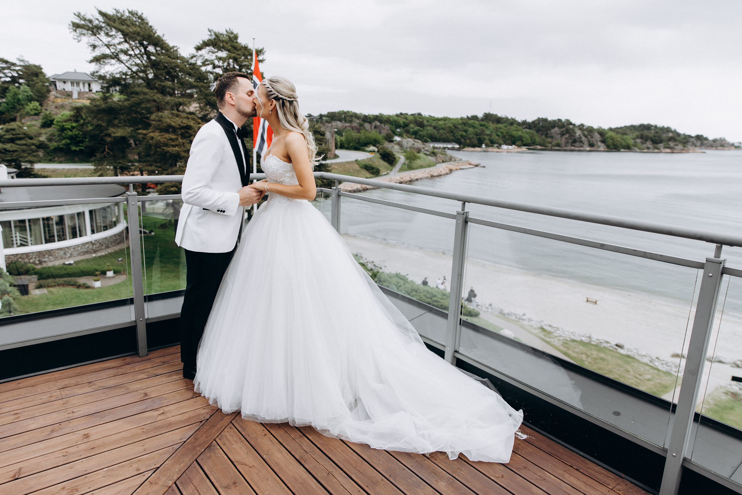 Fotografering av drømmebryllupet ditt i hjertet av Oslo. Bryllupsfotograf i hele Norge