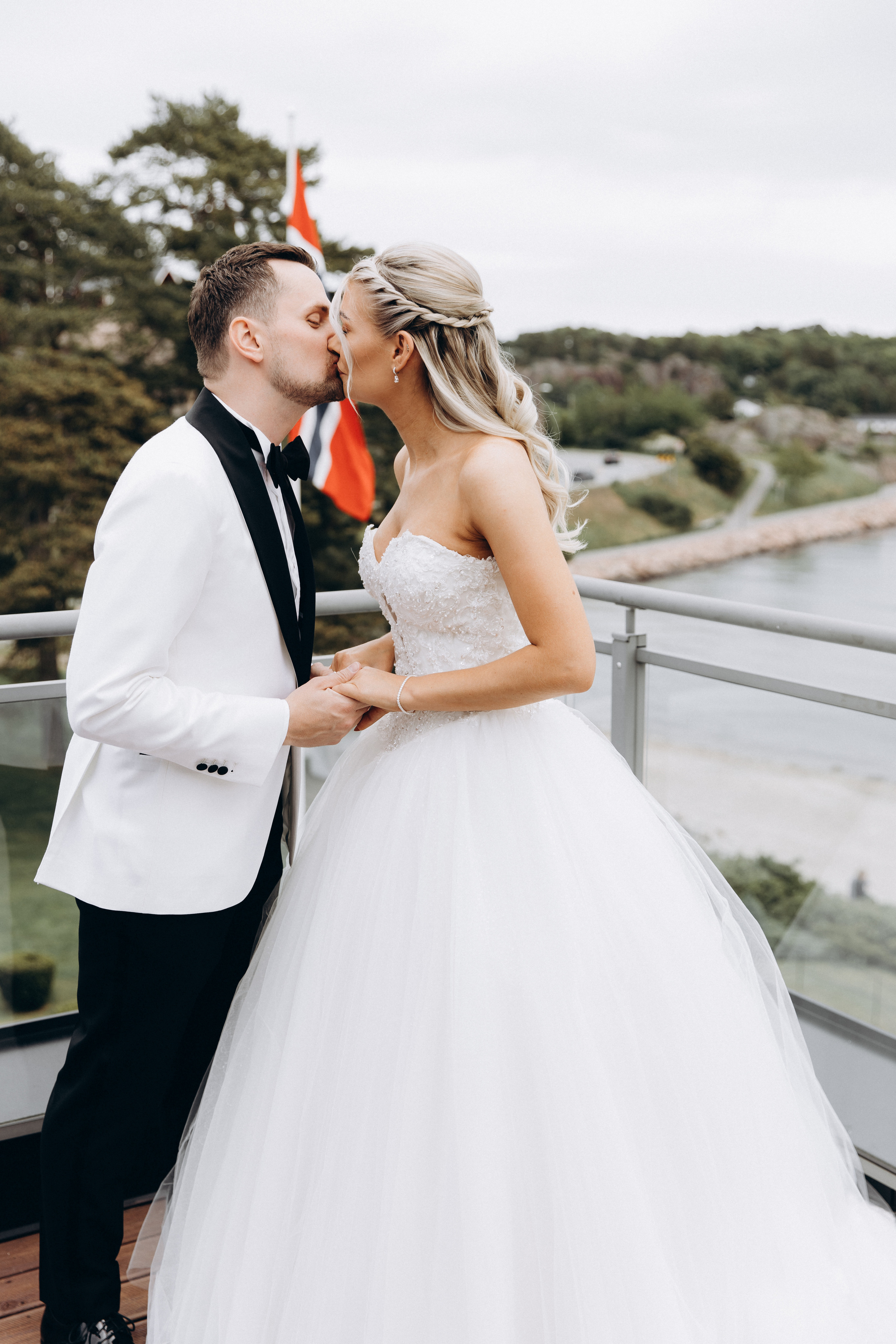 Fotografering av drømmebryllupet ditt i hjertet av Oslo. Bryllupsfotograf i hele Norge