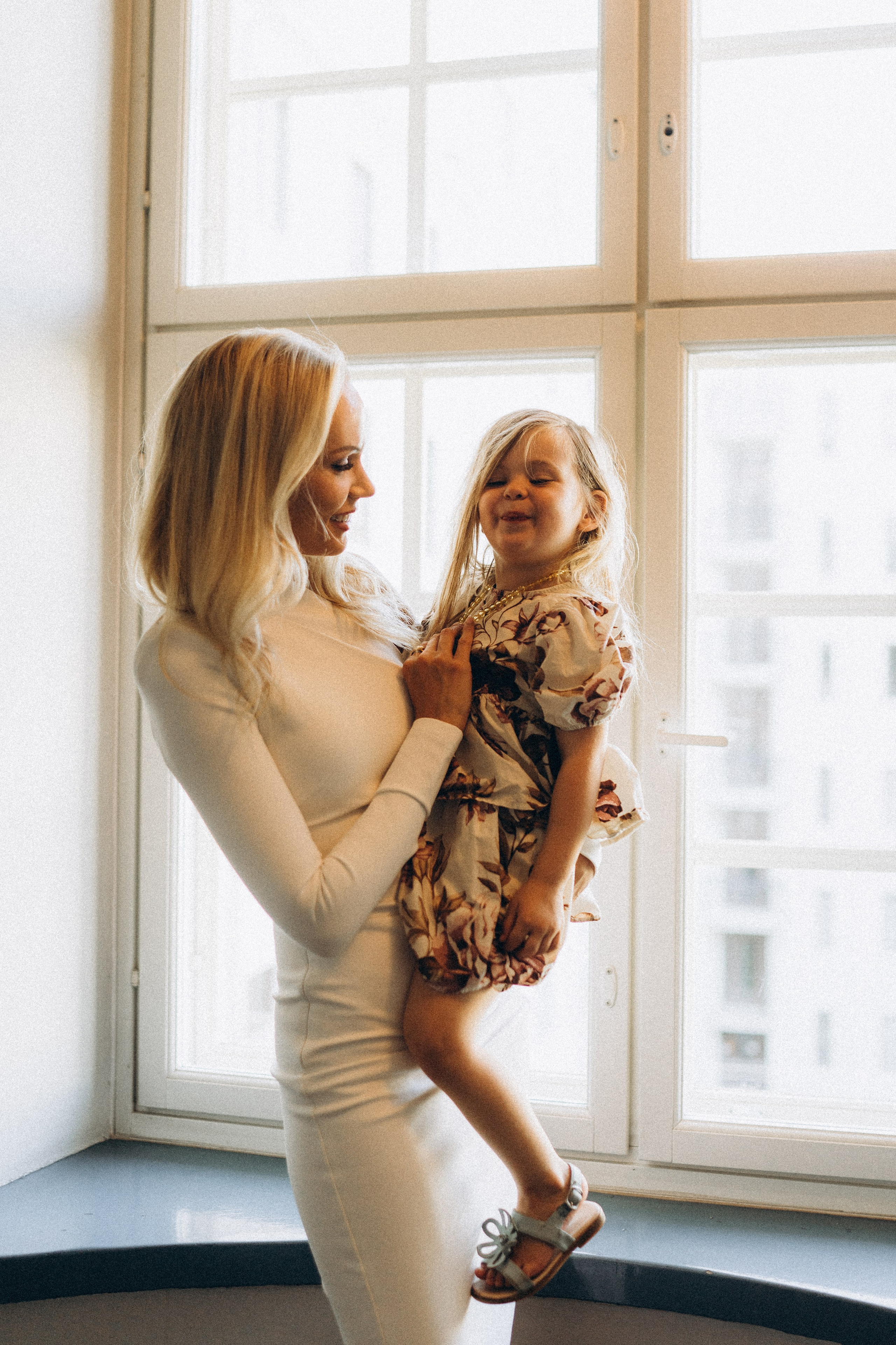 L&H. Wedding and potrait photographer in Helsinki Vickan O