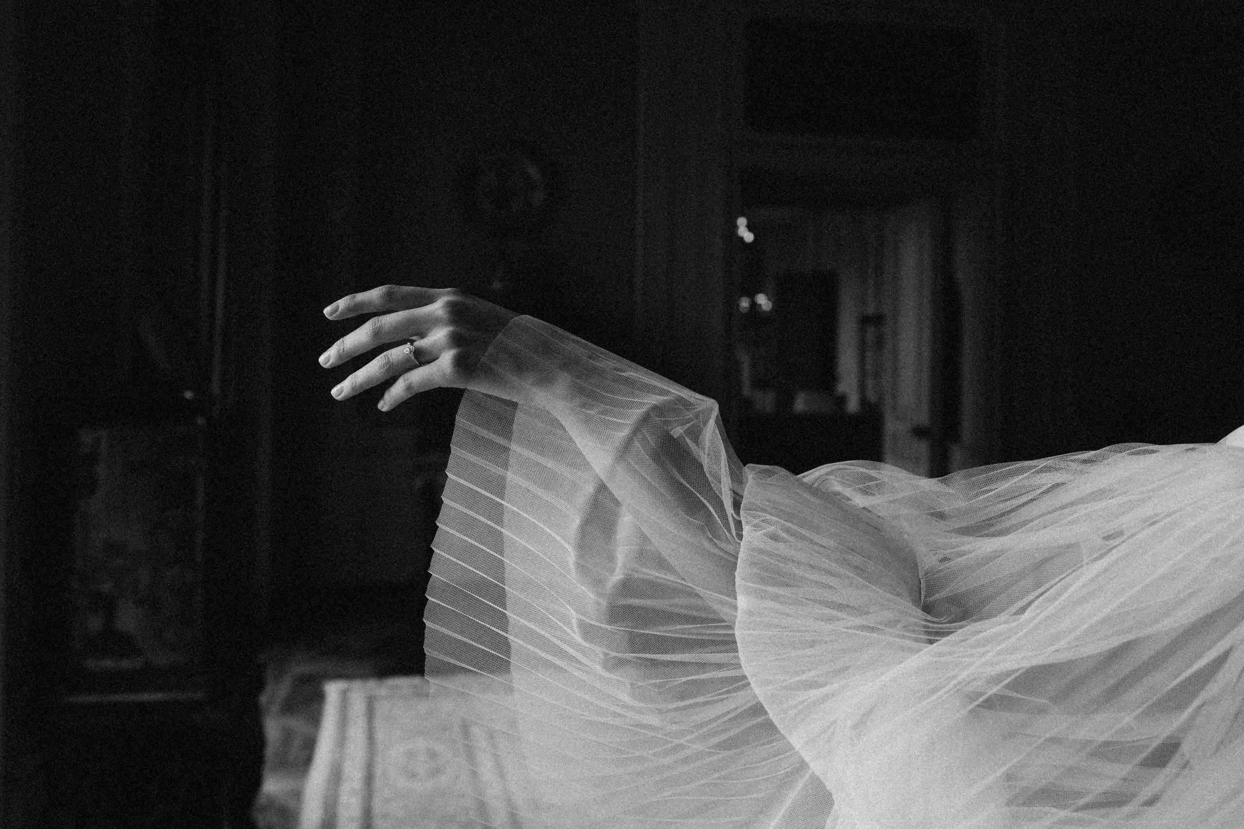 Bridal getting ready. Wedding and Family Photographer Switzerland and Italy. Valeria Diaz