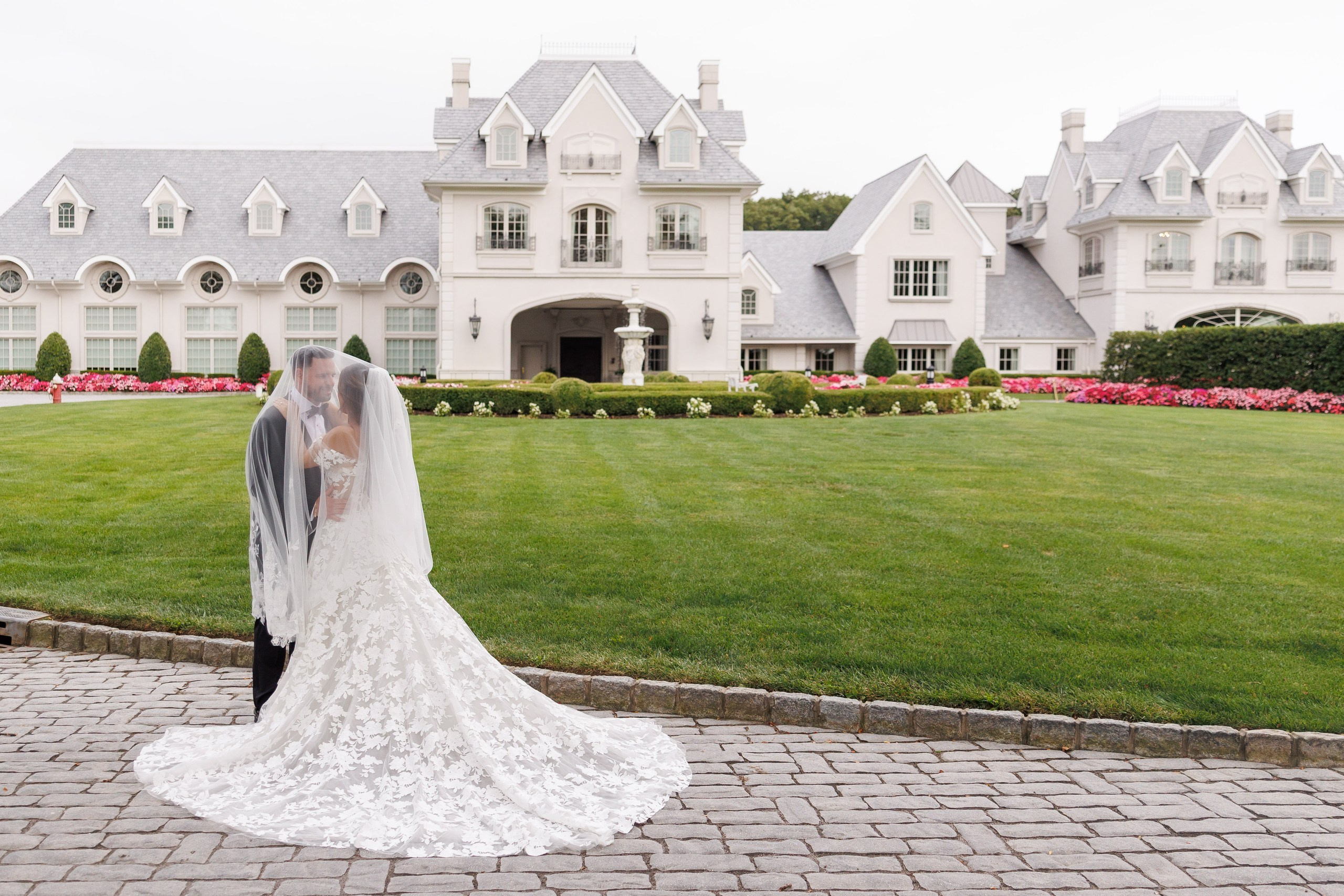 Arianeh & Michael, Park Chateau. Wedding Photo & Video