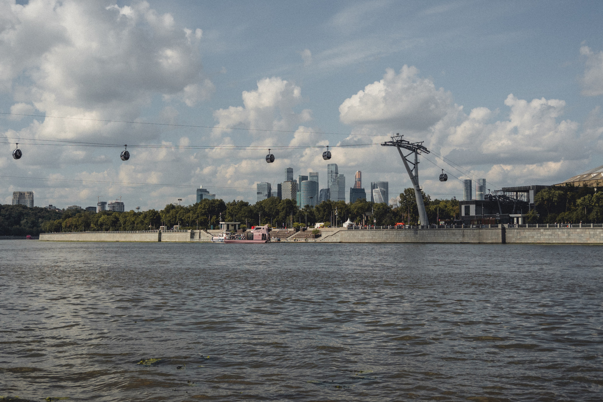 Воробьевы Горы. Photographe sur Cote d’Azur. Portraits de familles, couples, enfants, événements