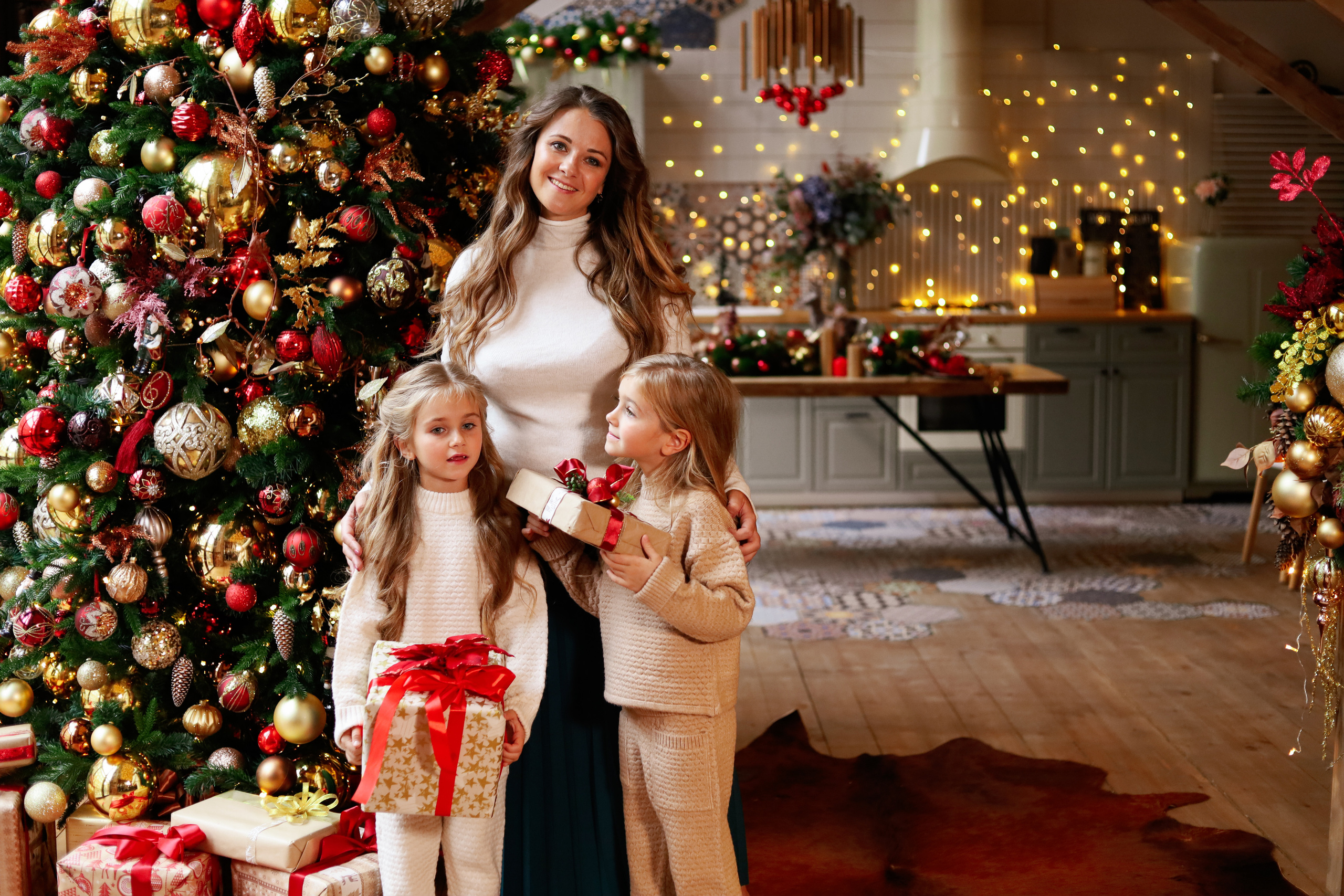 Christmas photo shoot for children and parents. Family Christmas photo shoot, Tampa, Florida