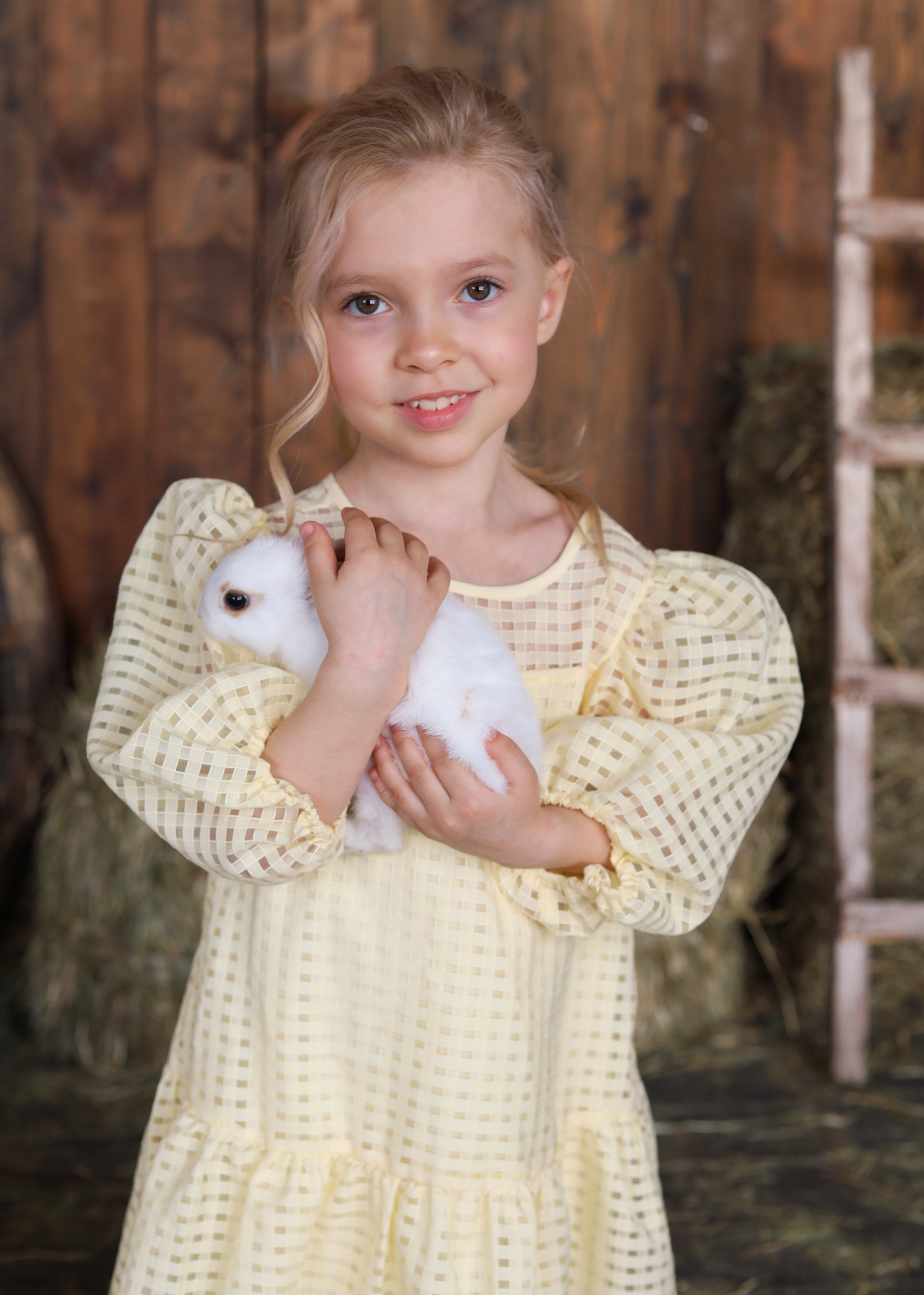 Photo shoot for children and parents on the beach , at sunset in Tampa, Florida