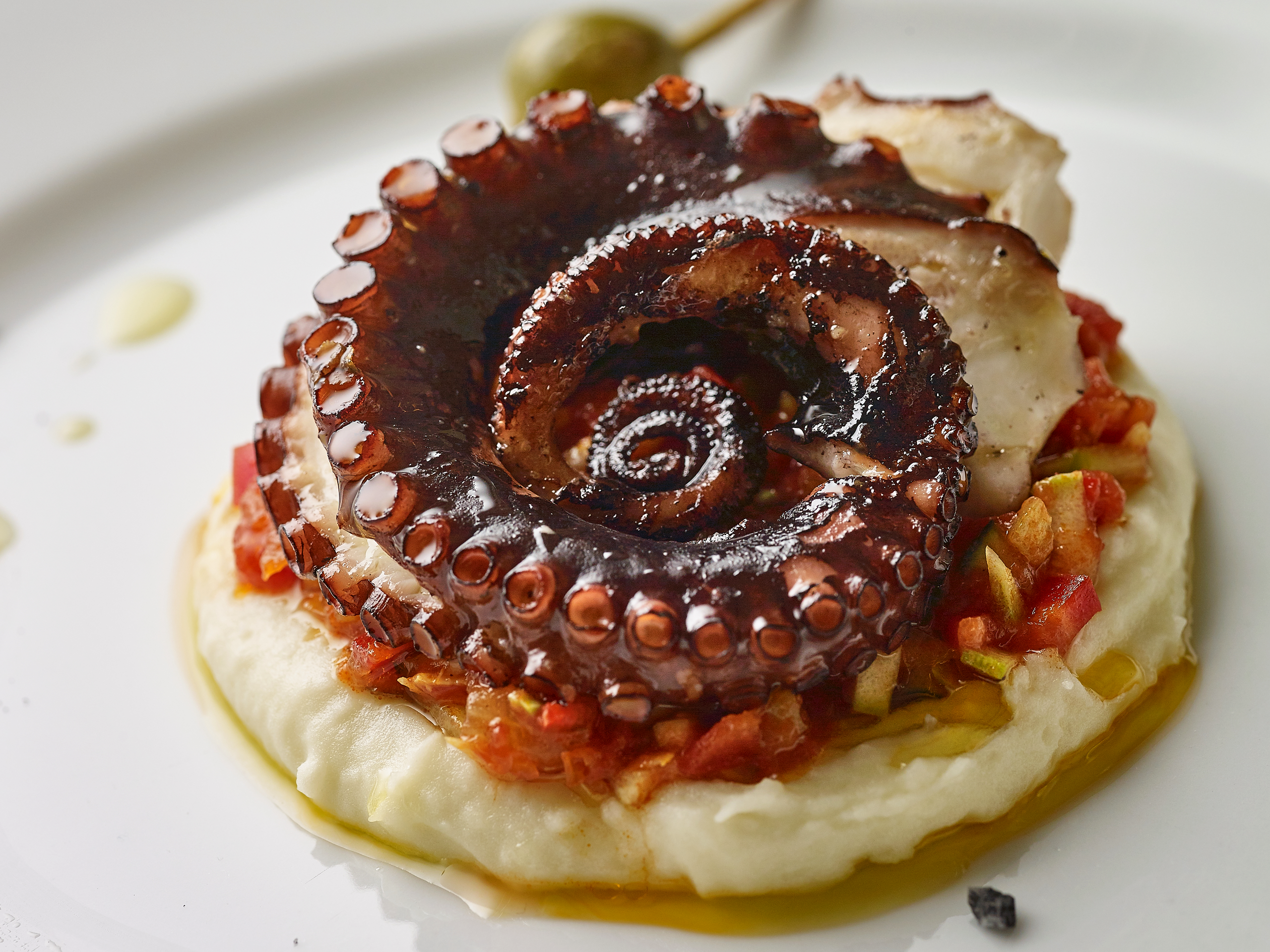 Commercial and studio photographer in Belgrade