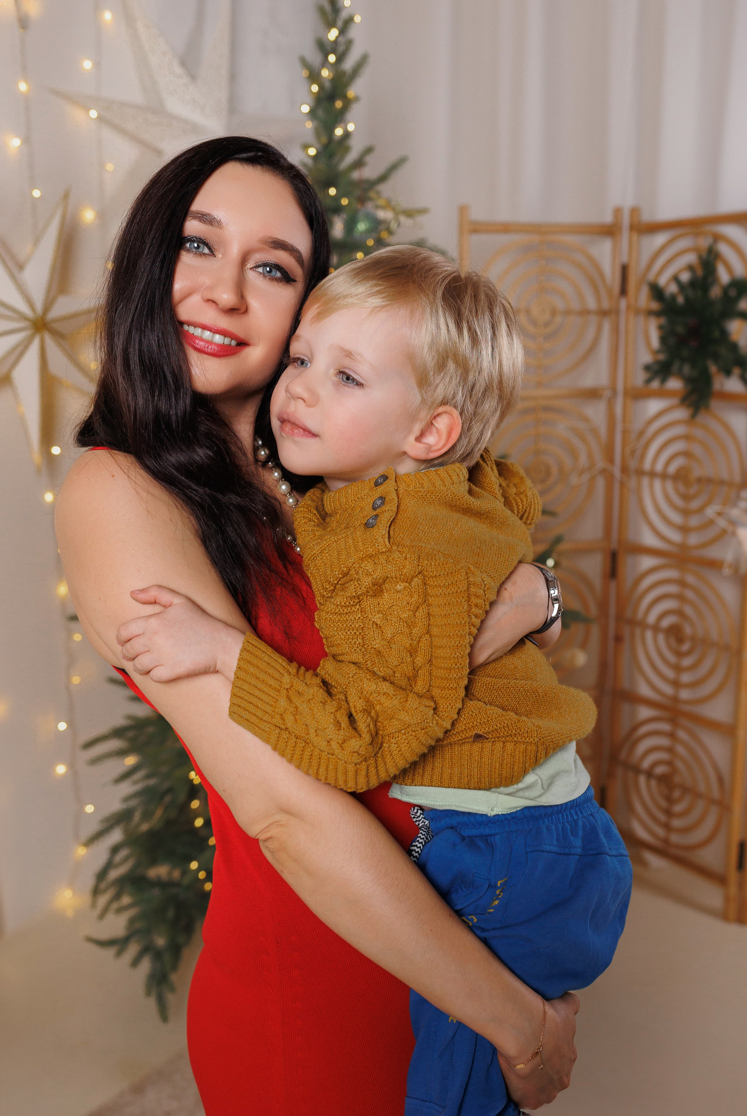 Christmas photo shoot for a large family. Family photographer in Vilnuis Svetlana Naumova