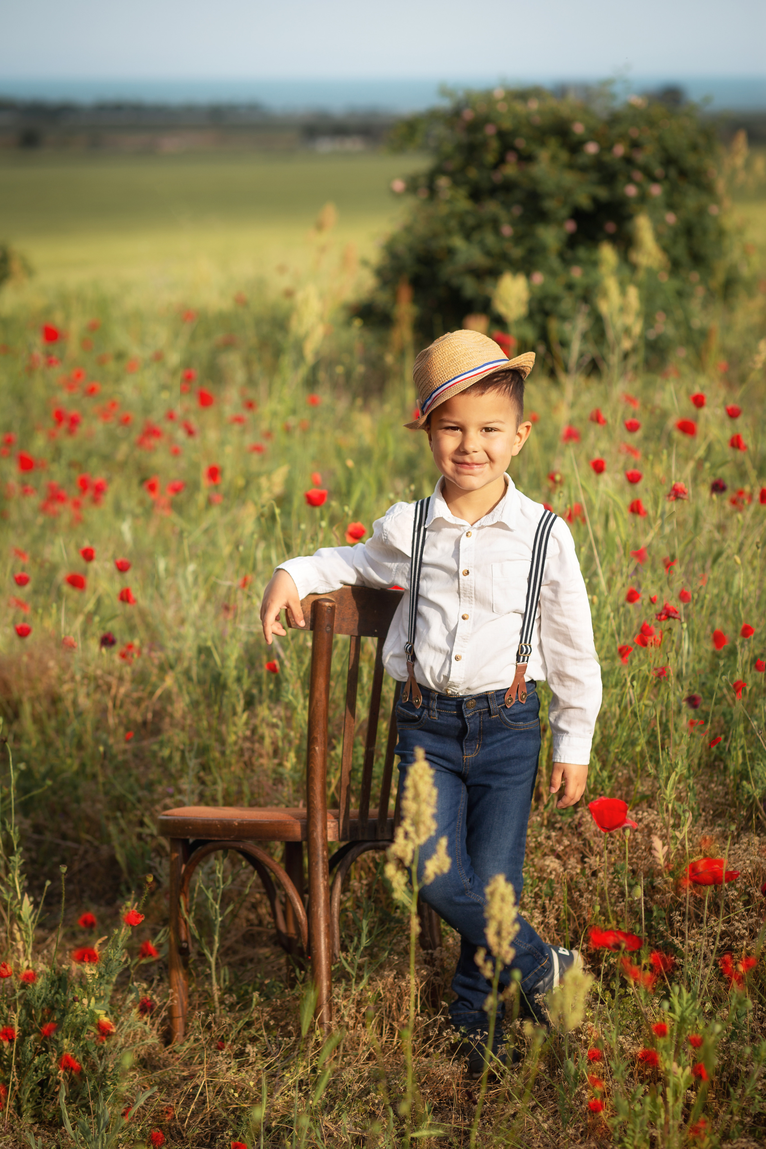 Детски тематични фотосесии. Фотограф Бургас. Фотосесии в студио и на открито, портрети, заснемане