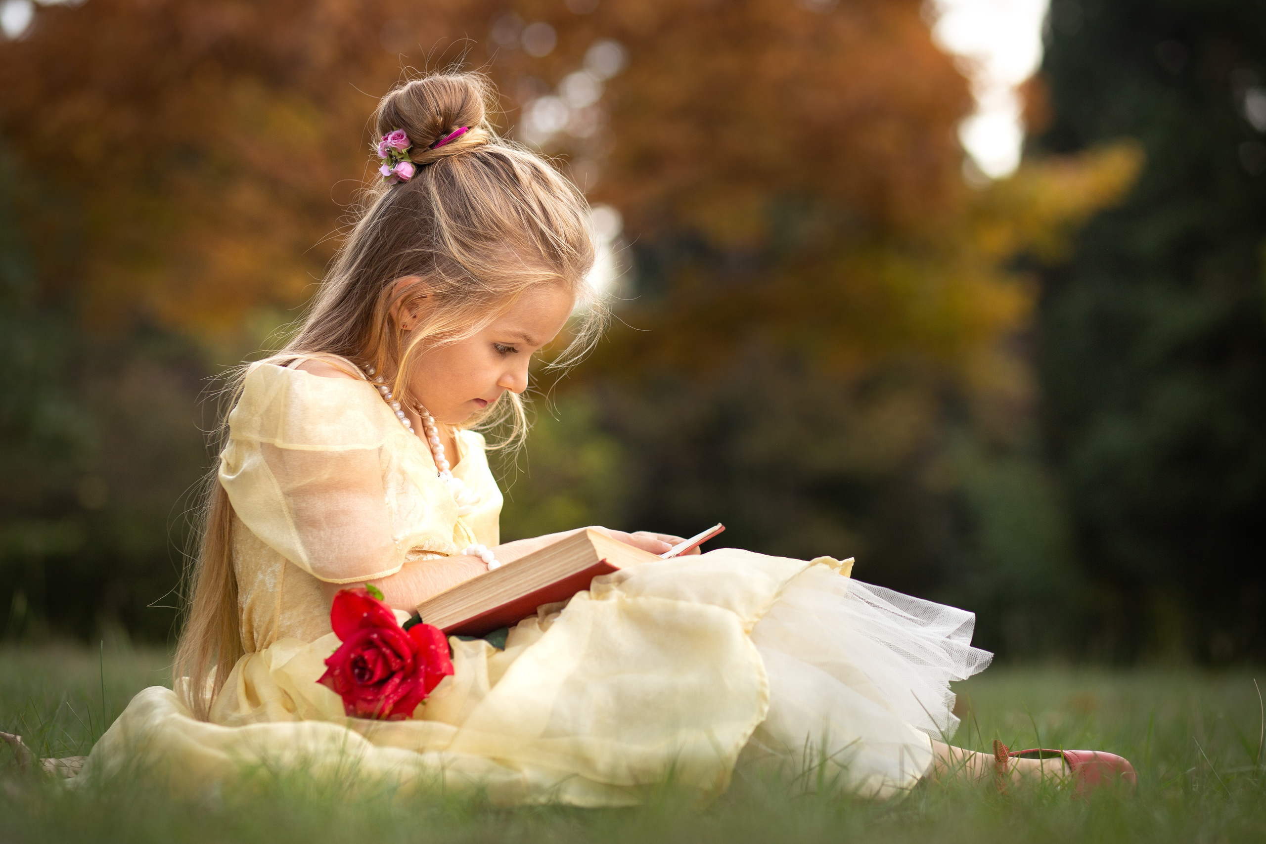Детски тематични фотосесии. Фотограф Бургас. Фотосесии в студио и на открито, портрети, заснемане