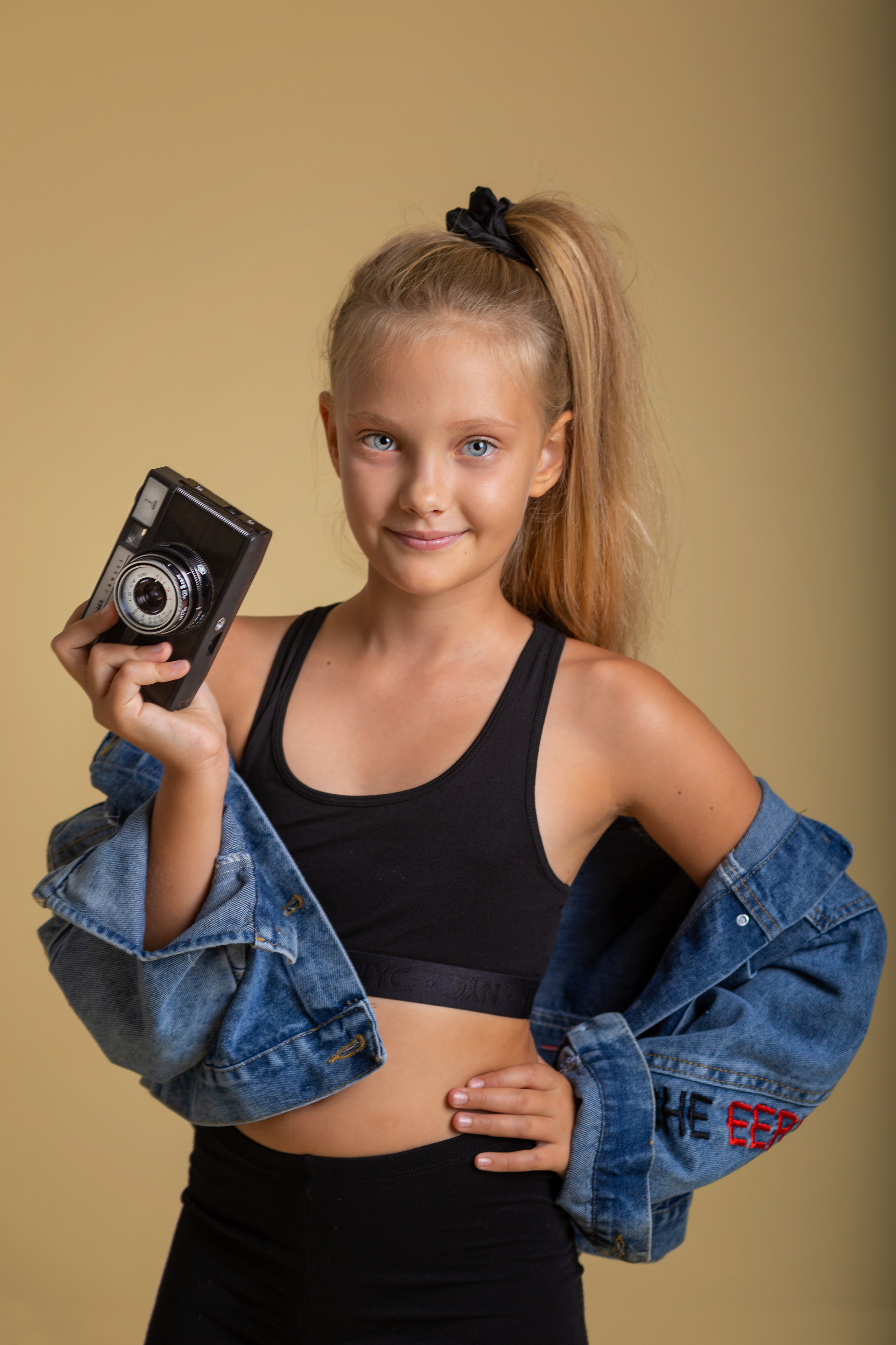 Детски тематични фотосесии. Фотограф Бургас. Фотосесии в студио и на открито, портрети, заснемане