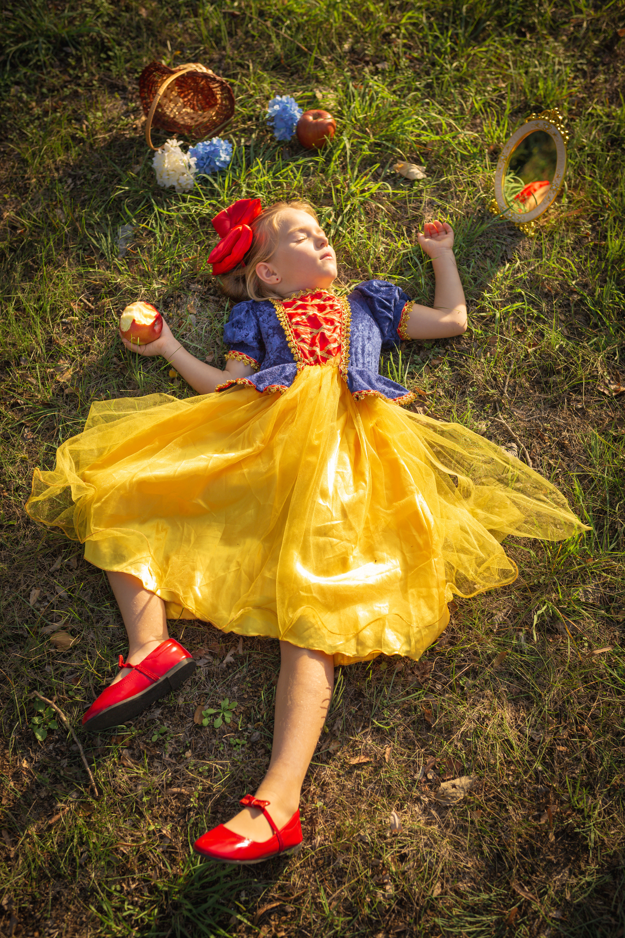 Детски тематични фотосесии. Фотограф Бургас. Фотосесии в студио и на открито, портрети, заснемане