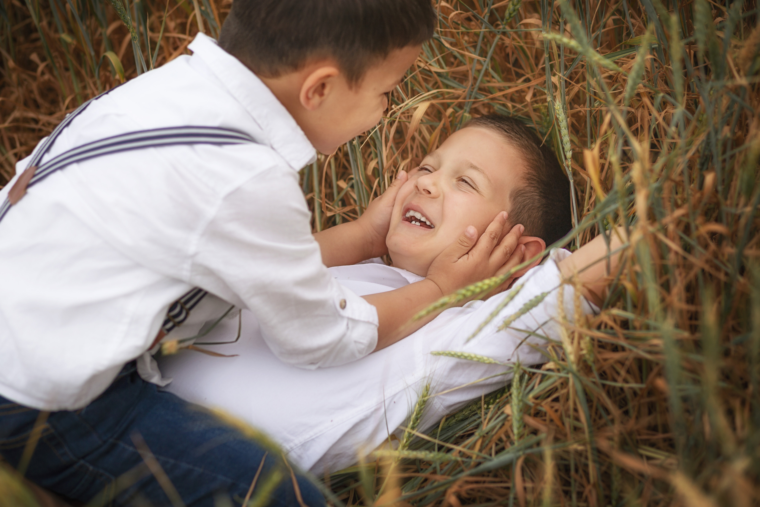 Детски тематични фотосесии. Фотограф Бургас. Фотосесии в студио и на открито, портрети, заснемане