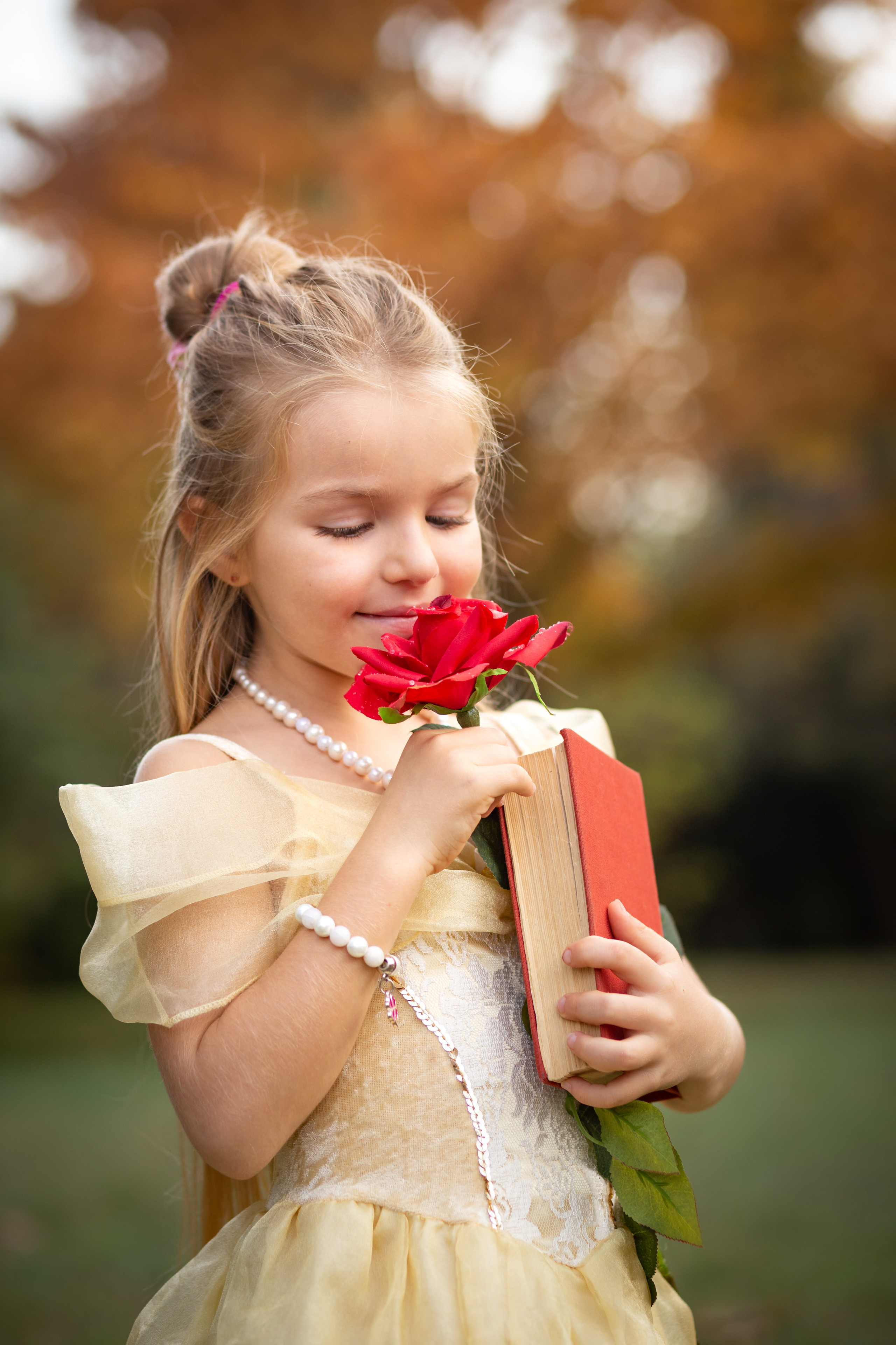 Детски тематични фотосесии. Фотограф Бургас. Фотосесии в студио и на открито, портрети, заснемане