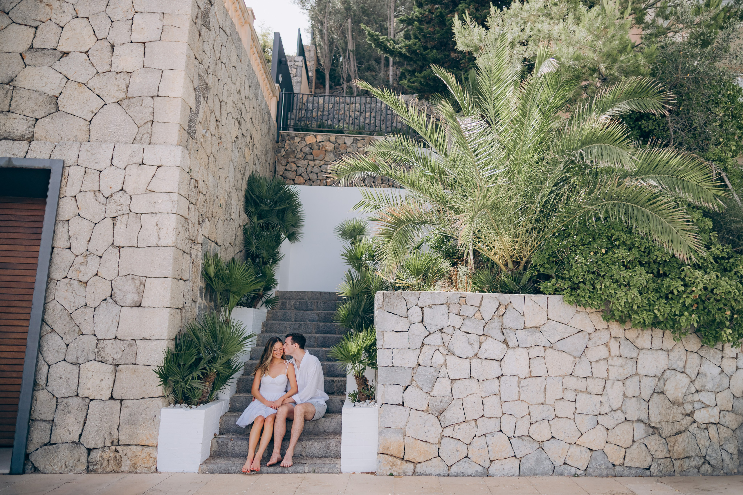 Relaxed Couple Session in Mallorca — Citrus Fields & Seaside. Фотограф у Пальма де Майорка