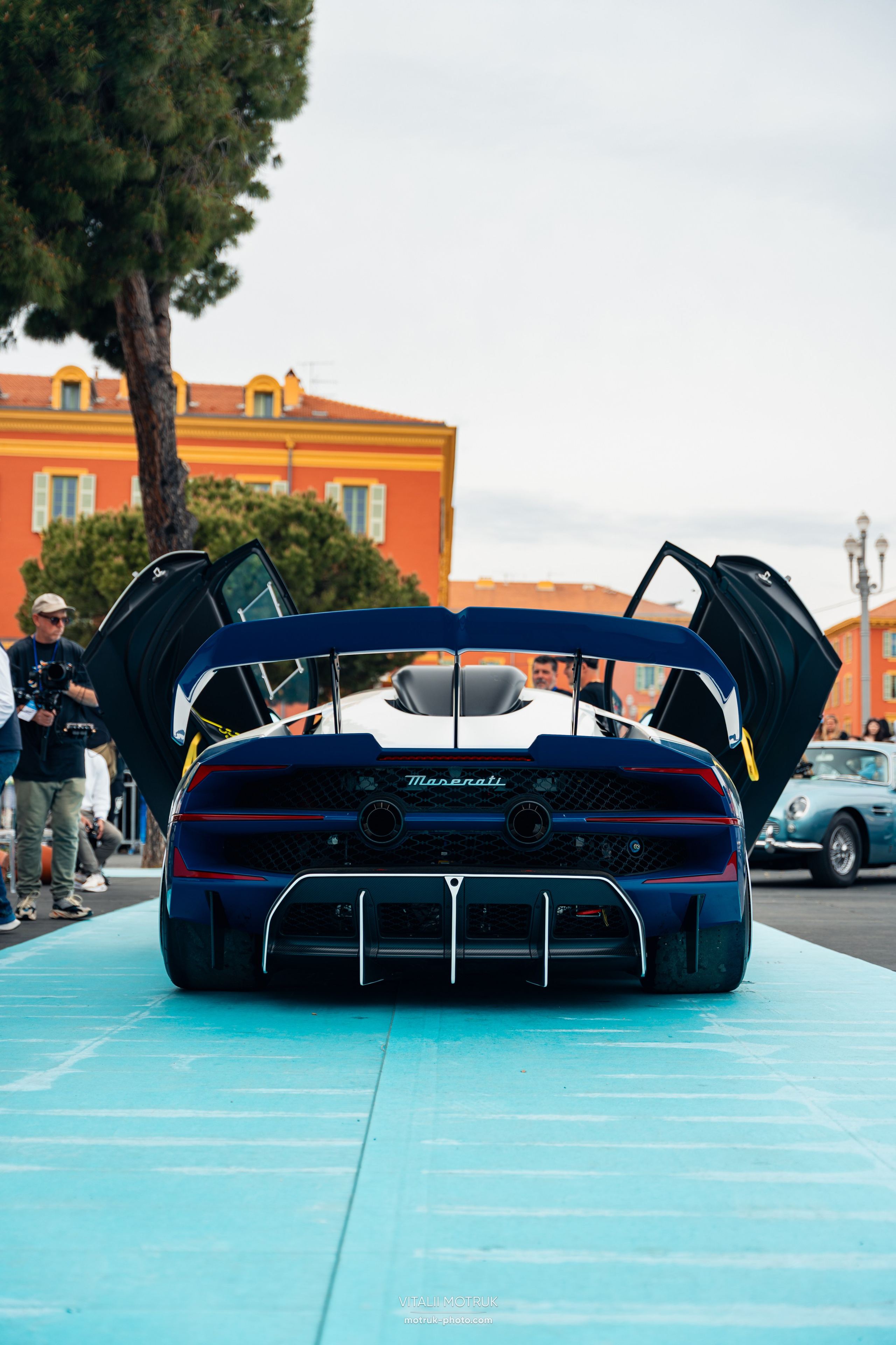 Legends de Nice. Photographe de voitures à Paris — Vitalii Motruk