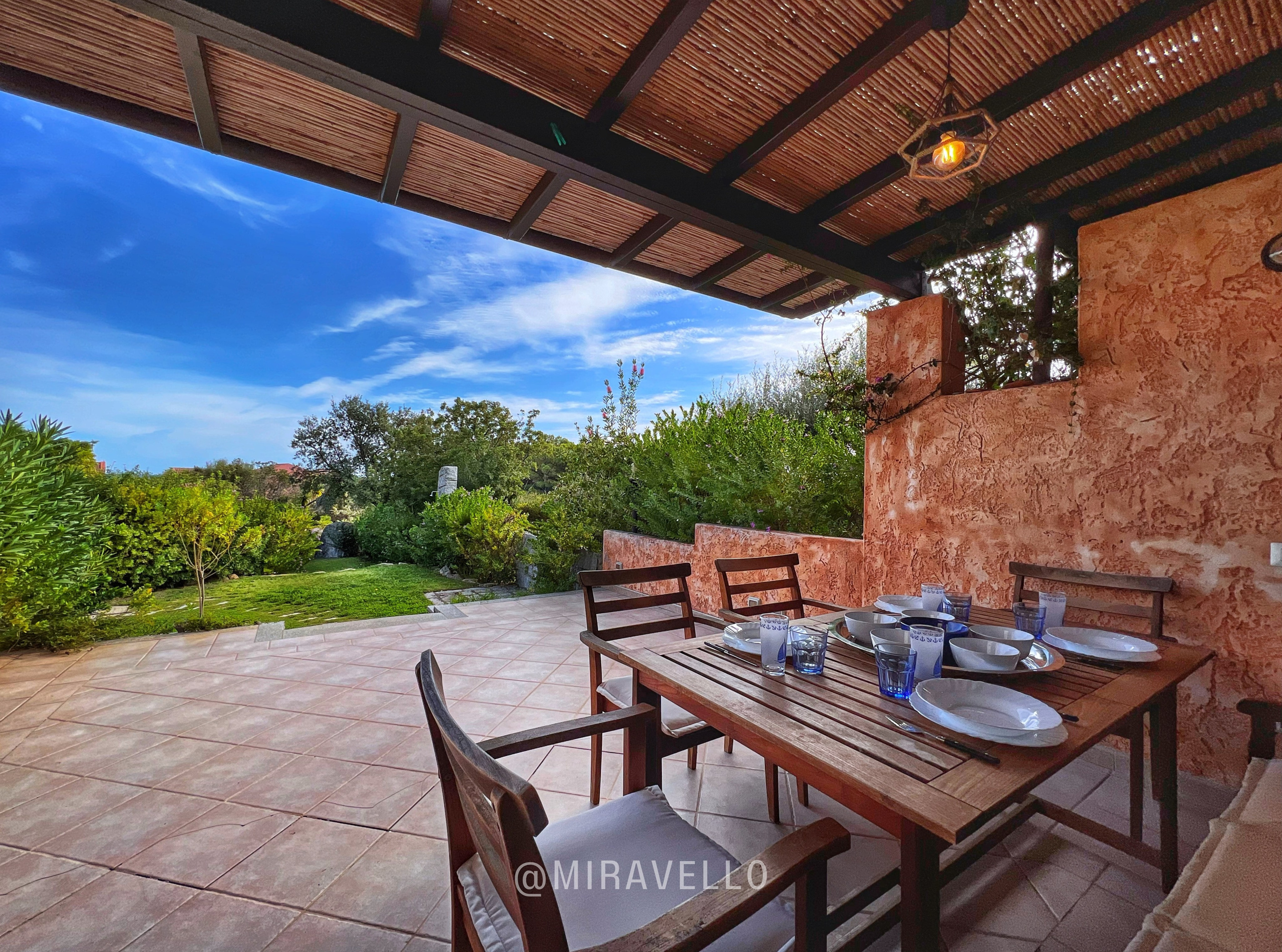 Villino con terrazza rustica. Fotografo d’interni a Cagliari Eugenia Murru