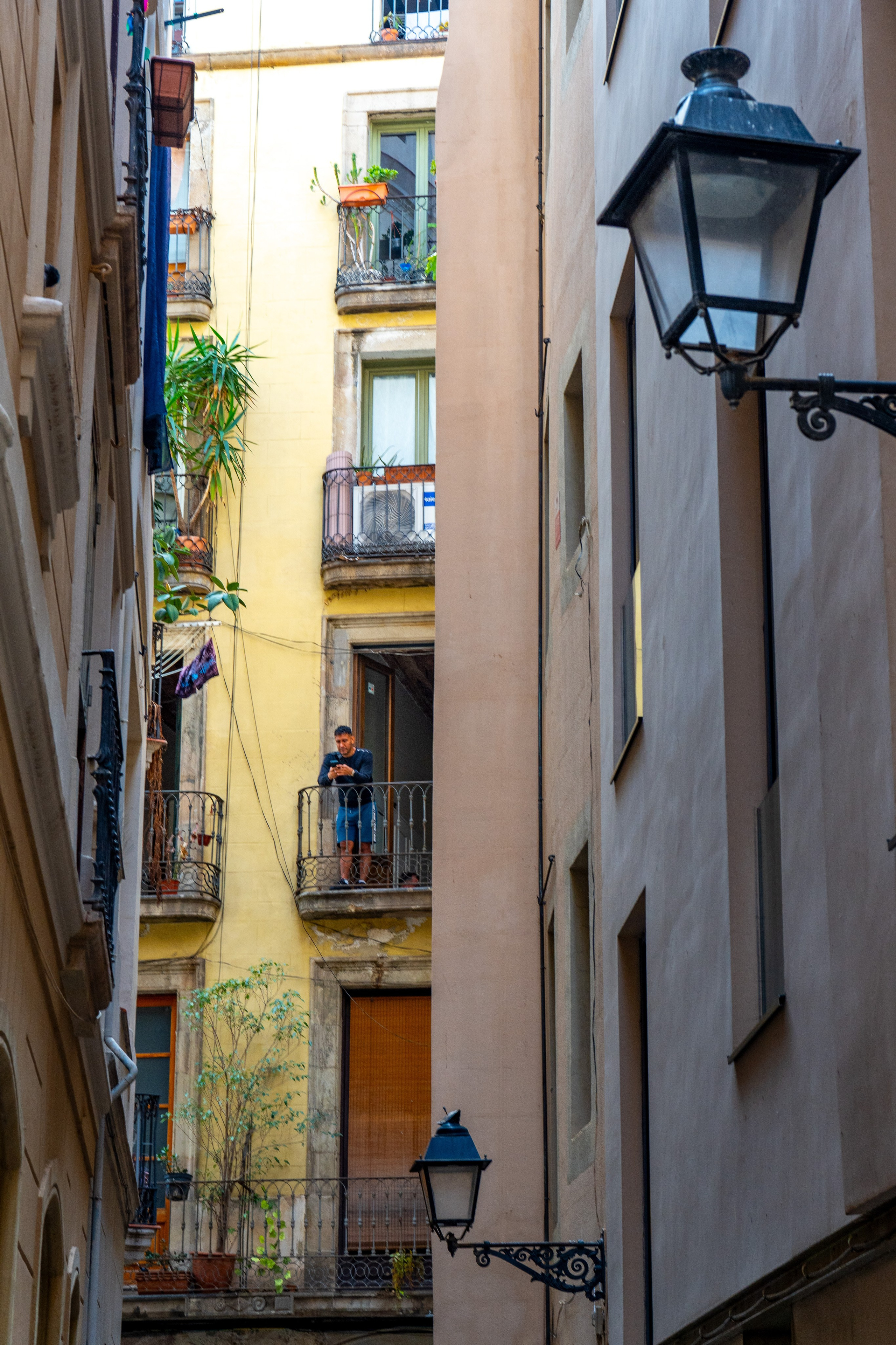 Throwback #5 / Streets of Barcelona (October 2023). URBANSTREETFILES.ART