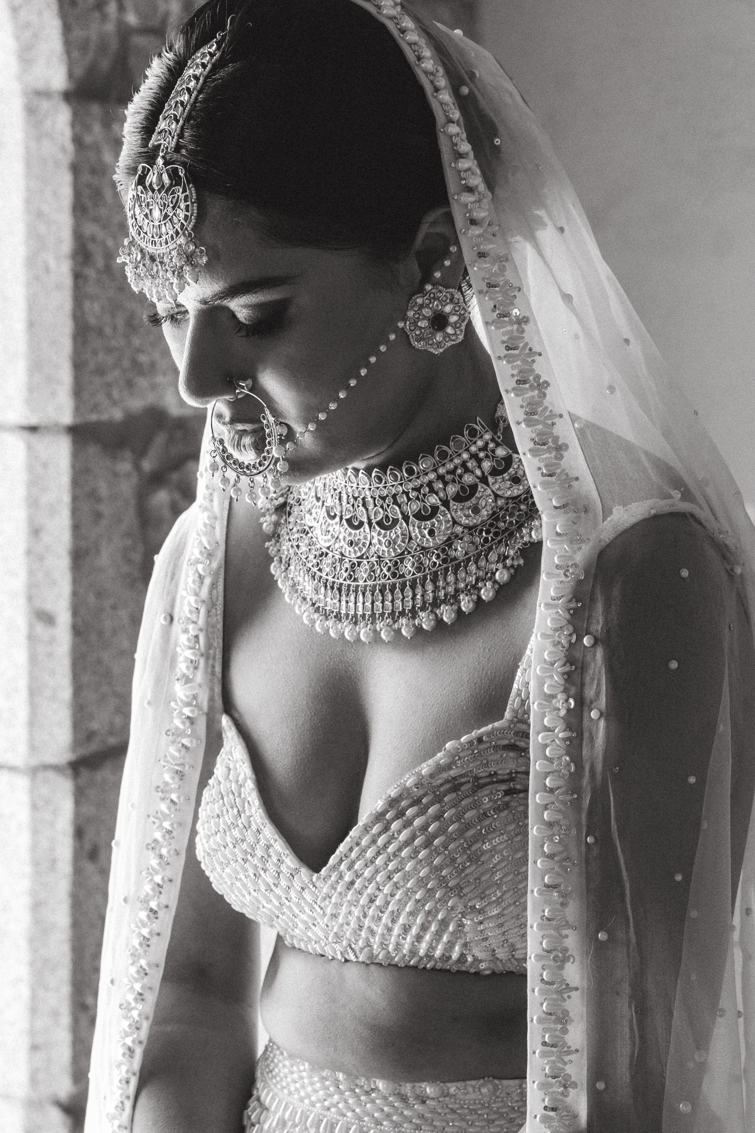 Patrik & Naomi. Monestir Sant Salvi. Paola wedding photographer / videographer in Barcelona