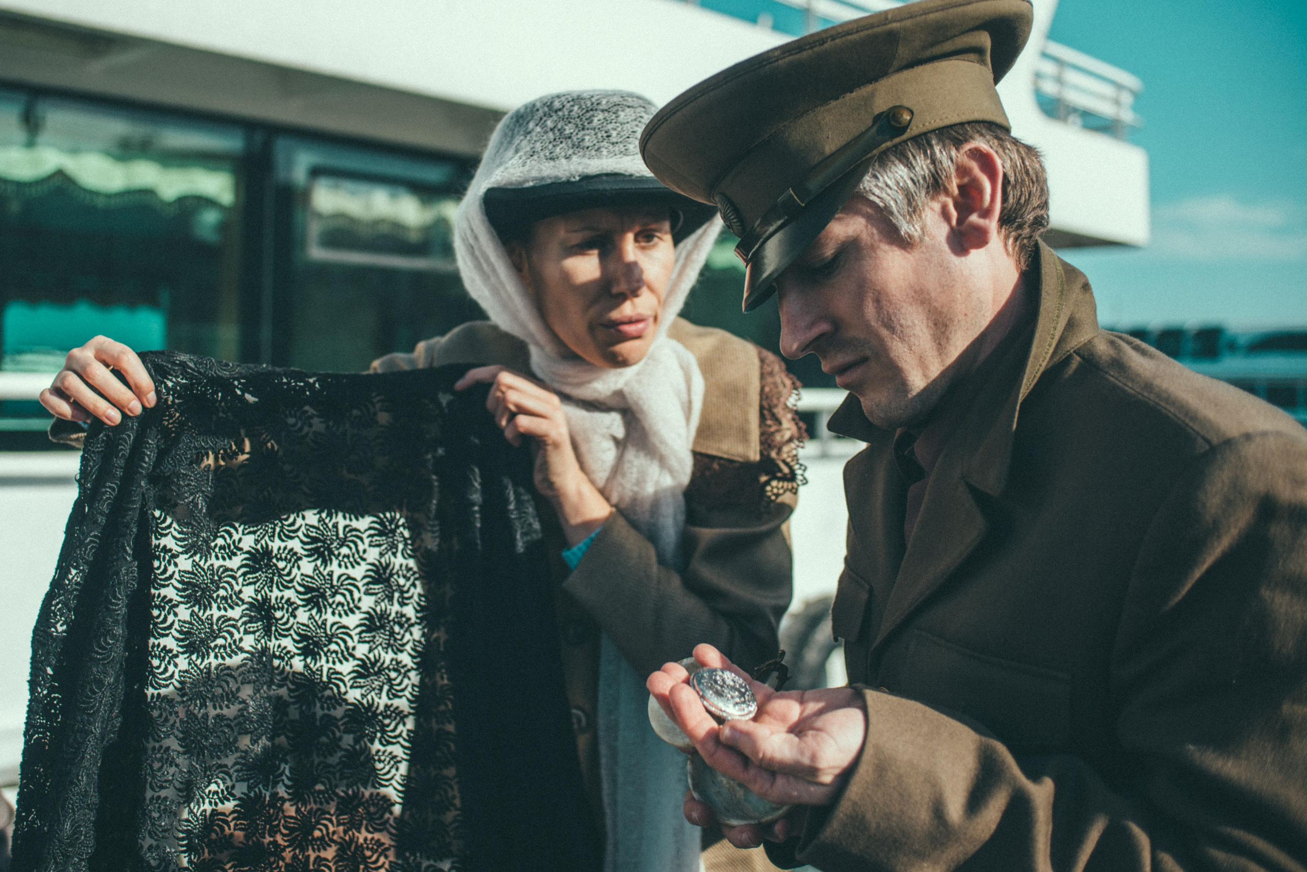 Творческий проект в Стамбуле: «Русские эмигранты. Связь времён». Лайфстайл фотограф в Стамбуле Анатолий. Фотосессии на крышах с чайками