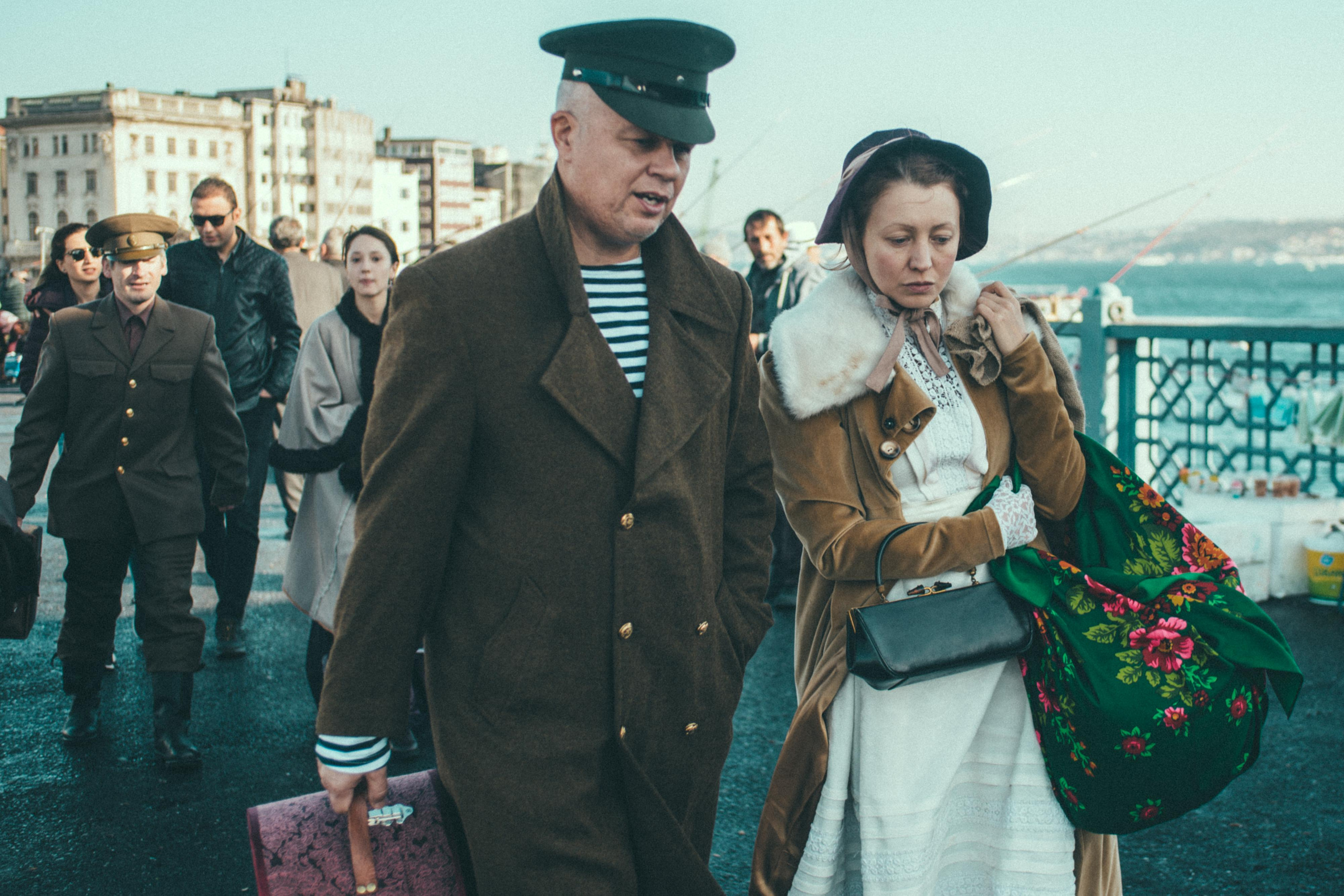 Творческий проект в Стамбуле: «Русские эмигранты. Связь времён». Лайфстайл фотограф в Стамбуле Анатолий. Фотосессии на крышах с чайками