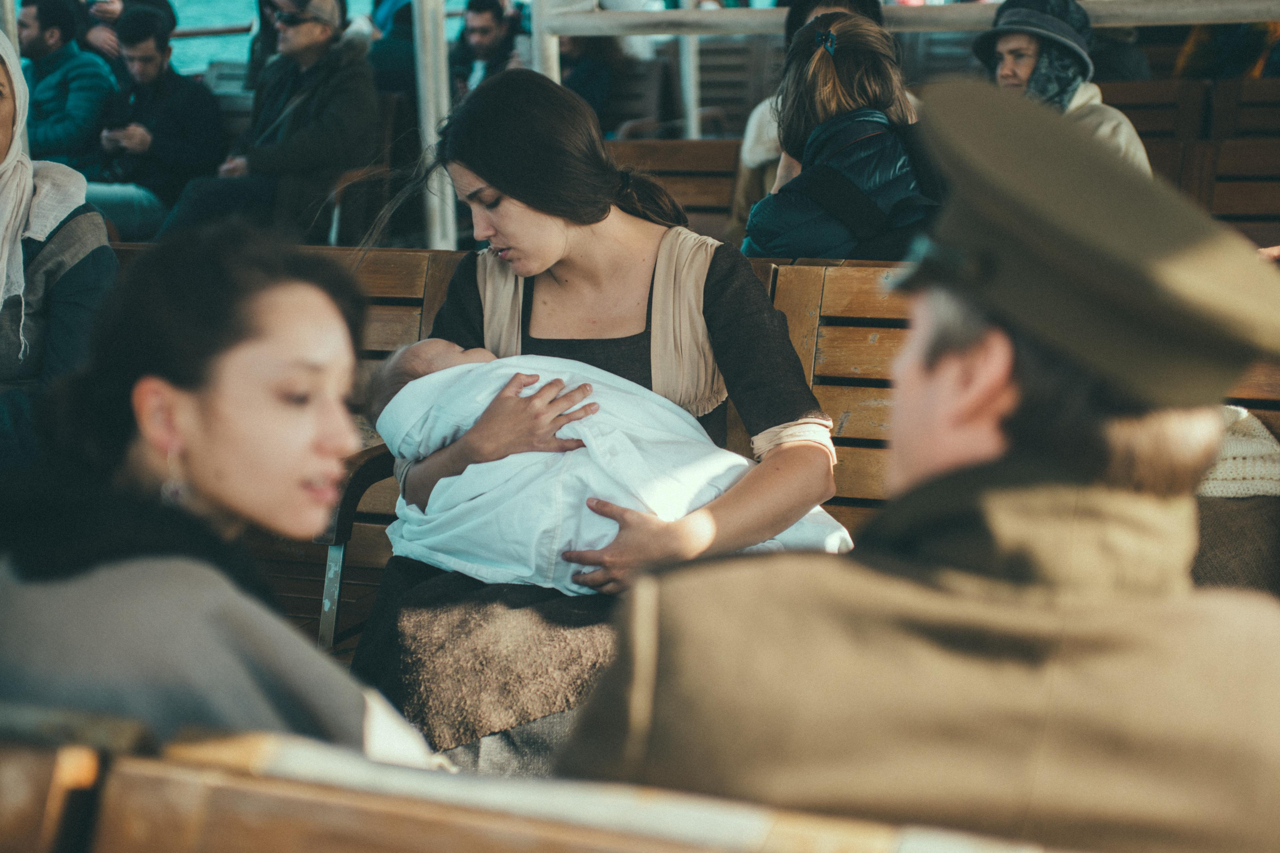 Творческий проект в Стамбуле: «Русские эмигранты. Связь времён». Лайфстайл фотограф в Стамбуле Анатолий. Фотосессии на крышах с чайками