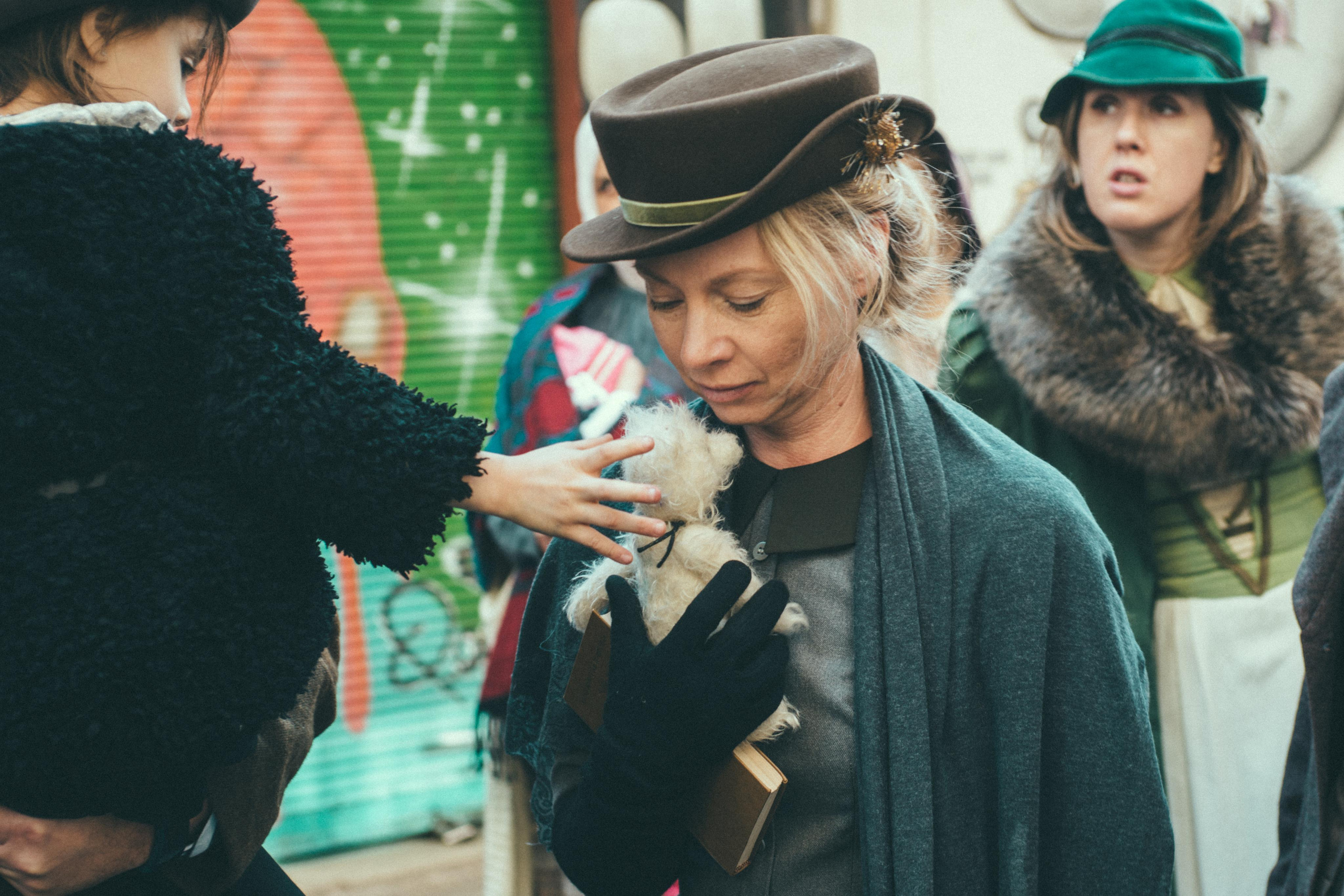 Творческий проект в Стамбуле: «Русские эмигранты. Связь времён». Лайфстайл фотограф в Стамбуле Анатолий. Фотосессии на крышах с чайками