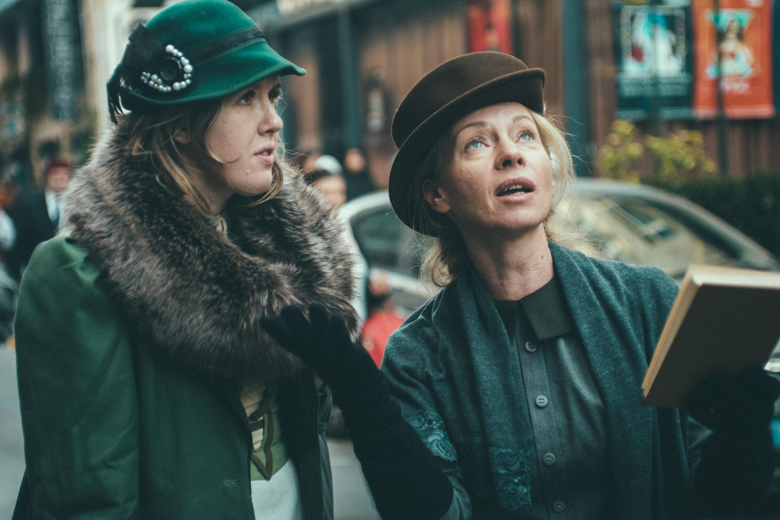 Творческий проект в Стамбуле: «Русские эмигранты. Связь времён». Лайфстайл фотограф в Стамбуле Анатолий. Фотосессии на крышах с чайками