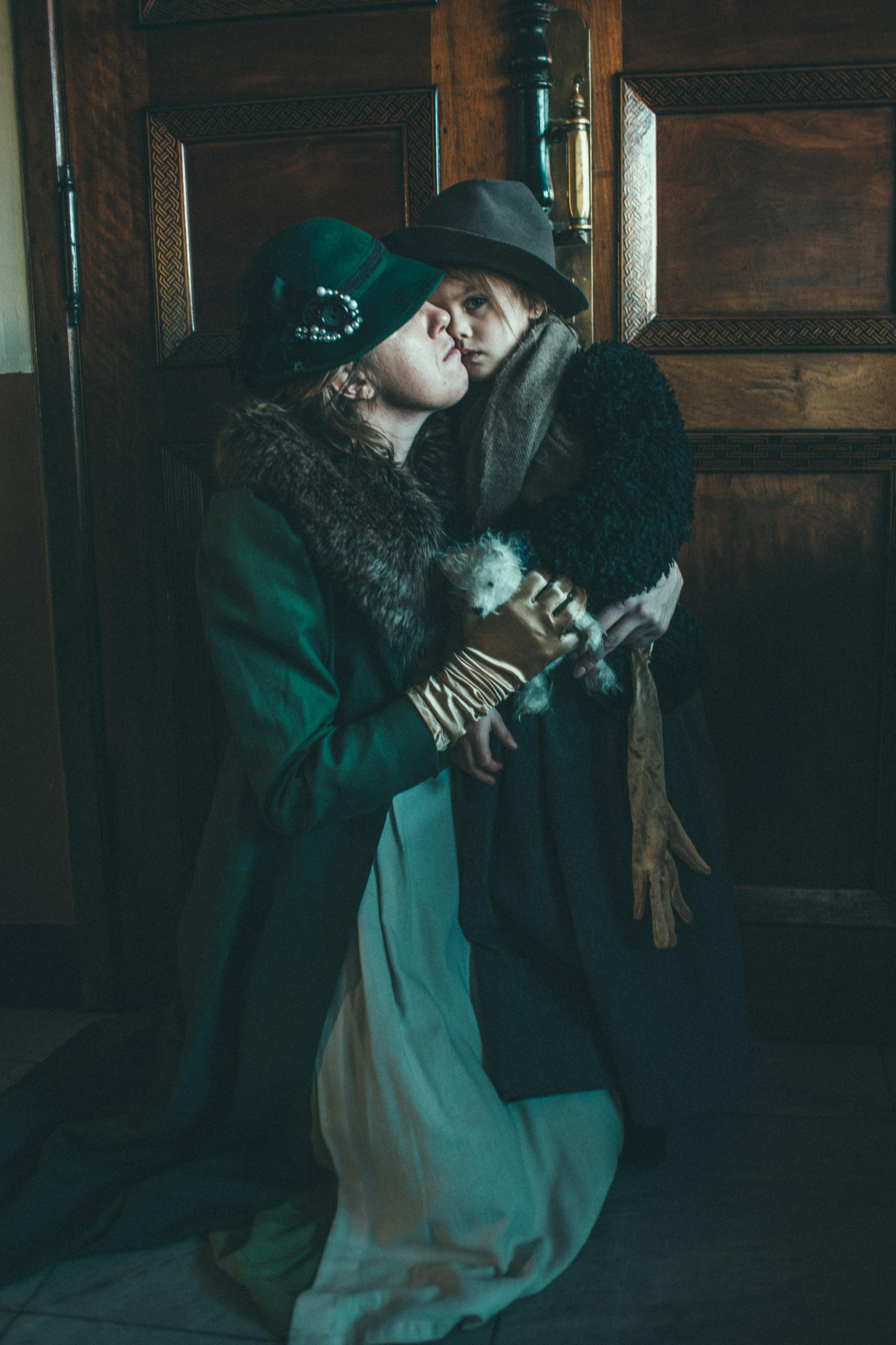 Творческий проект в Стамбуле: «Русские эмигранты. Связь времён». Лайфстайл фотограф в Стамбуле Анатолий. Фотосессии на крышах с чайками